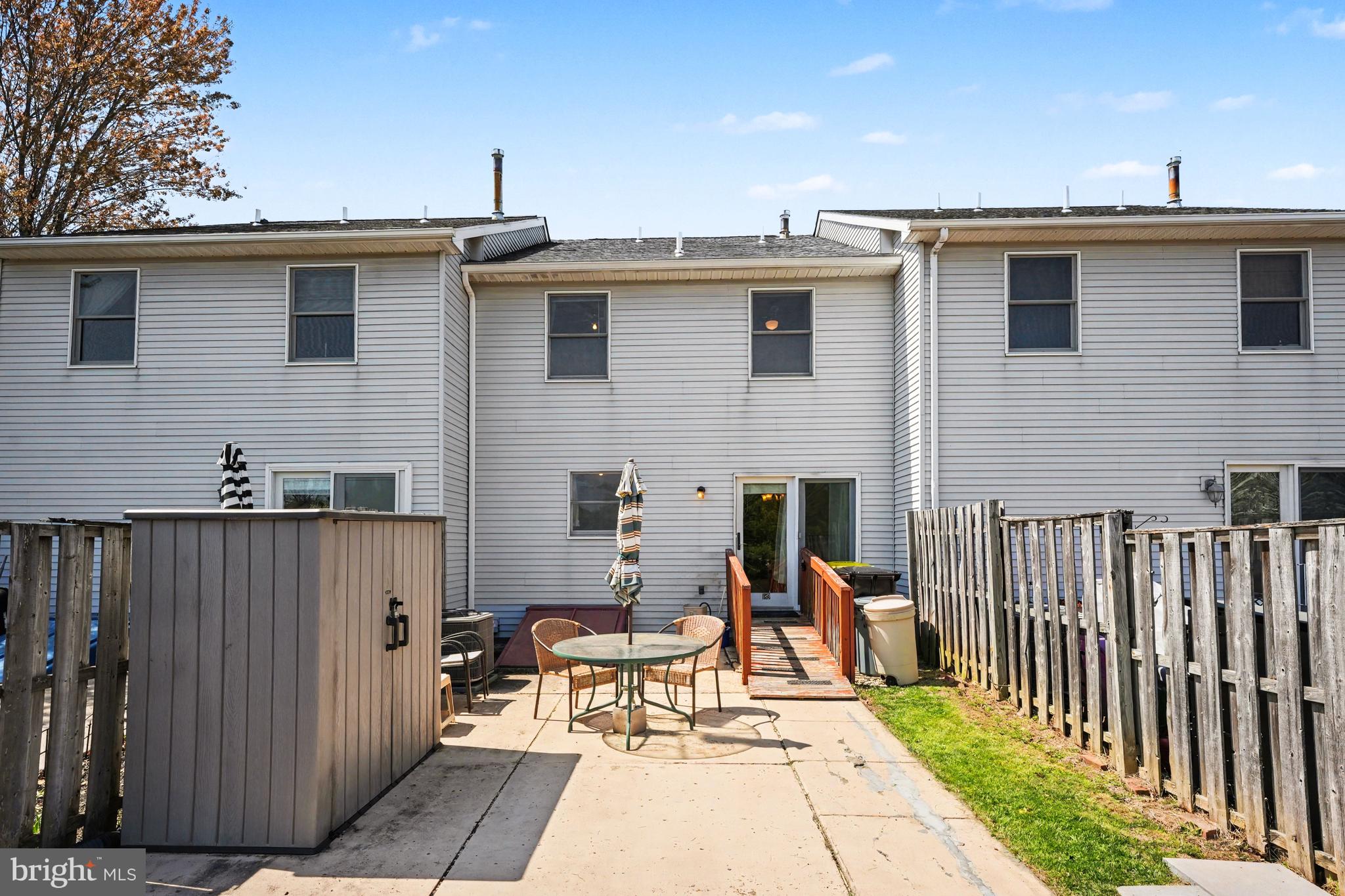 STRAWBERRY FIELDS - Residential