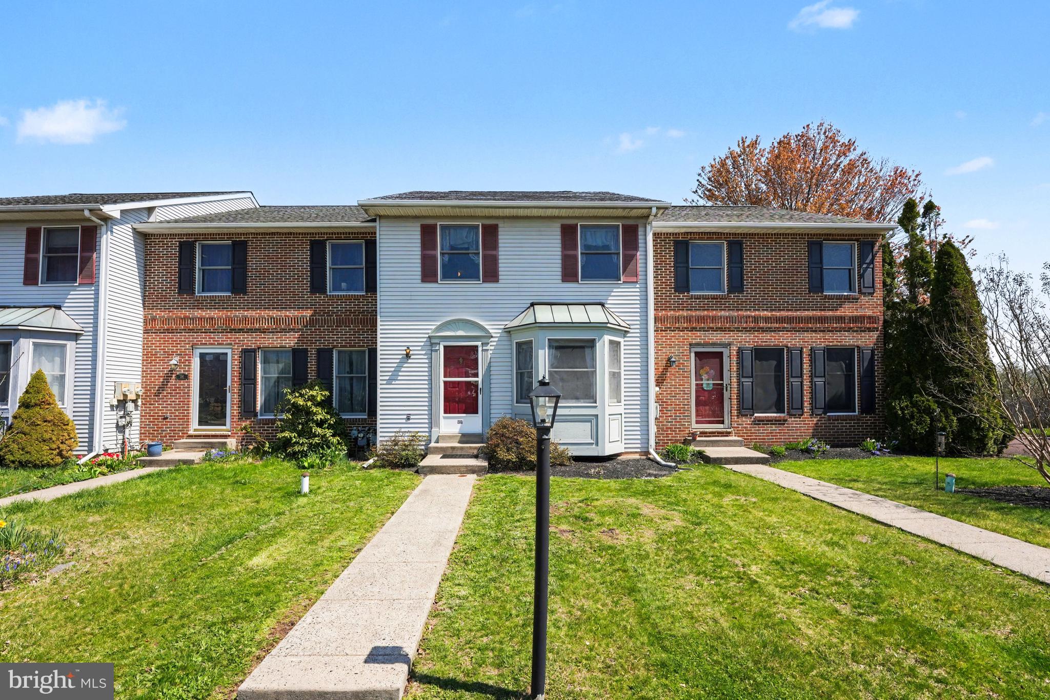 STRAWBERRY FIELDS - Residential