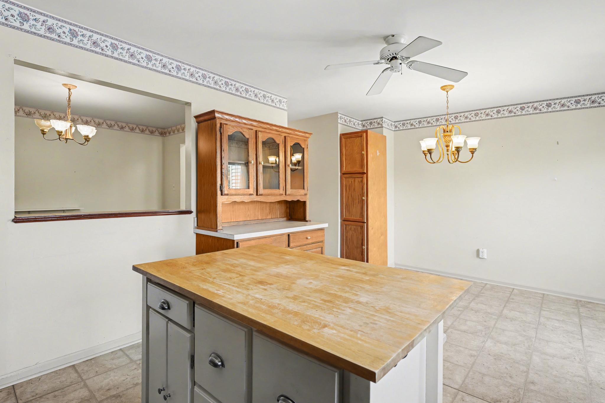 STRAWBERRY FIELDS - Residential