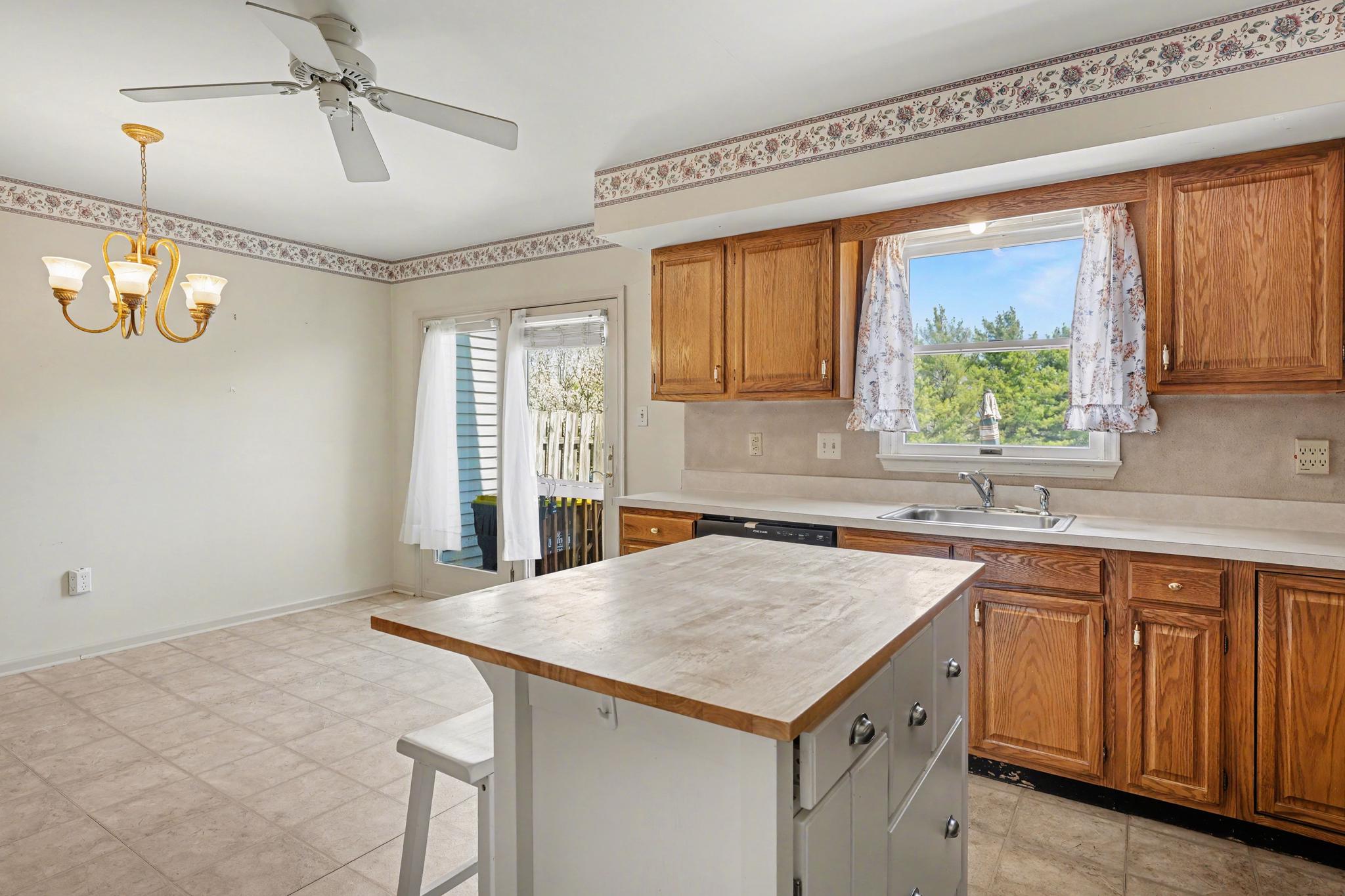 STRAWBERRY FIELDS - Residential