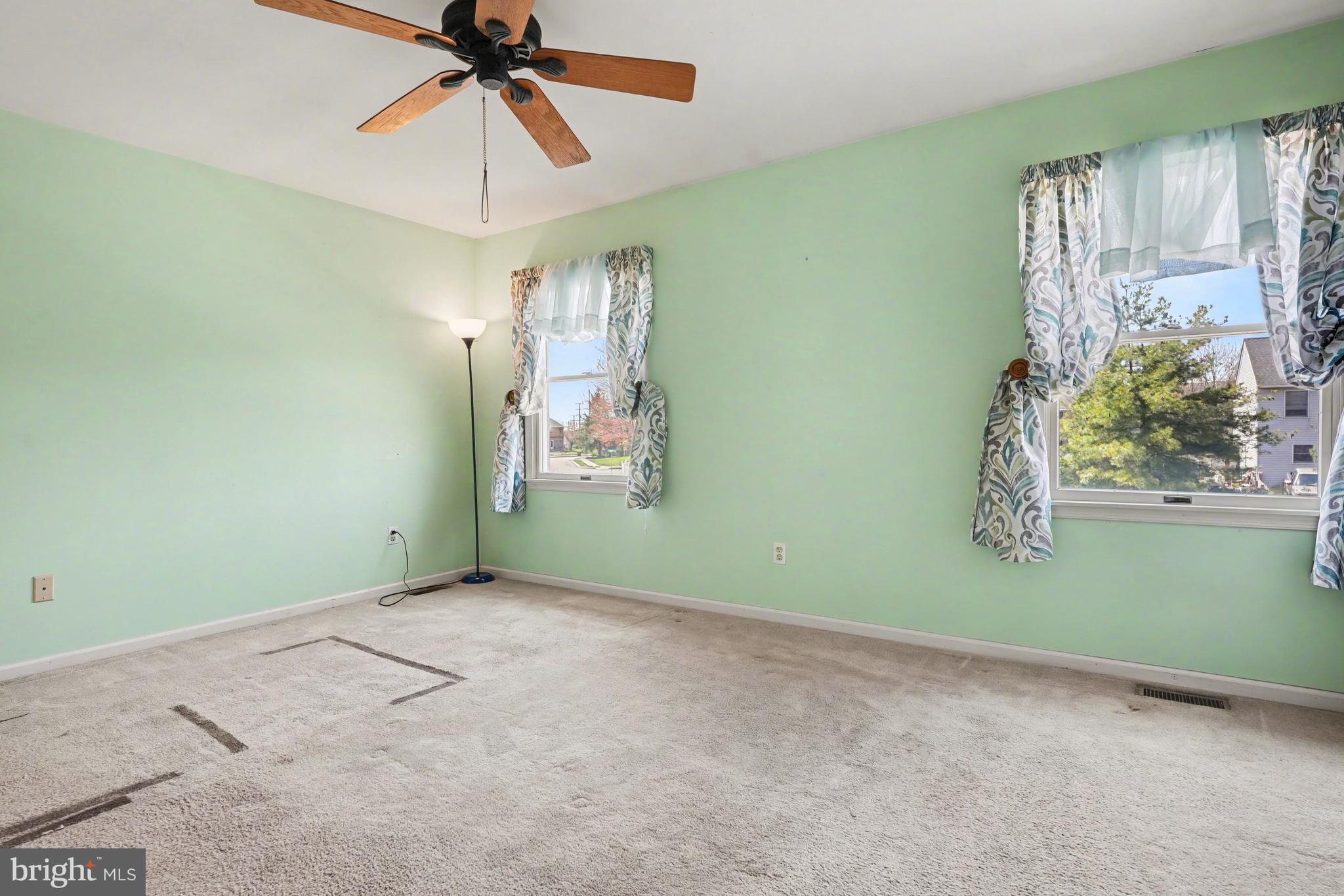 STRAWBERRY FIELDS - Residential