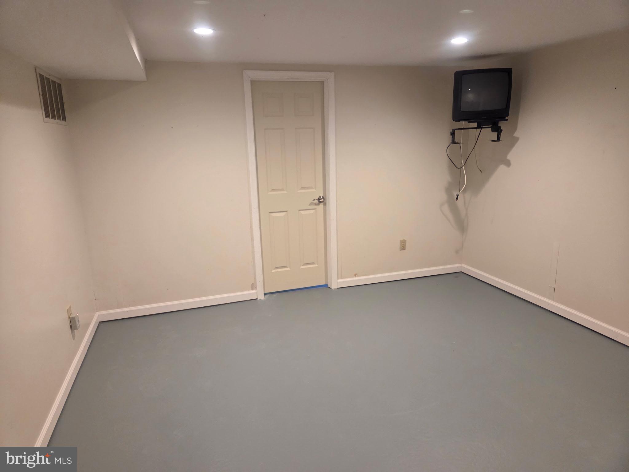 STRAWBERRY FIELDS - Residential