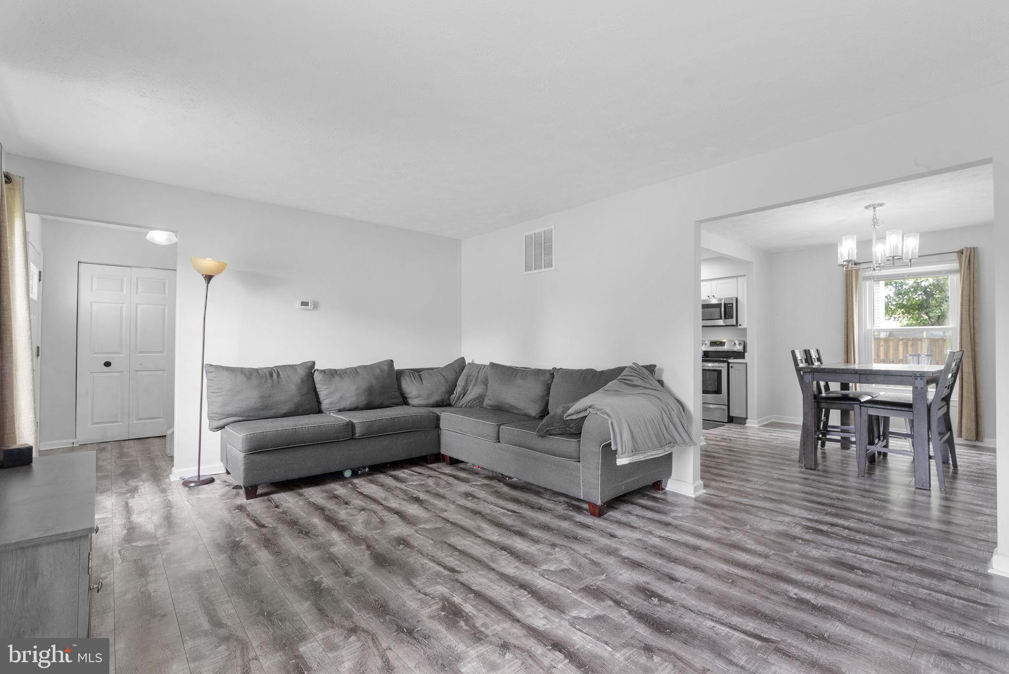 1412 ROLLINGHOUSE DRIVE