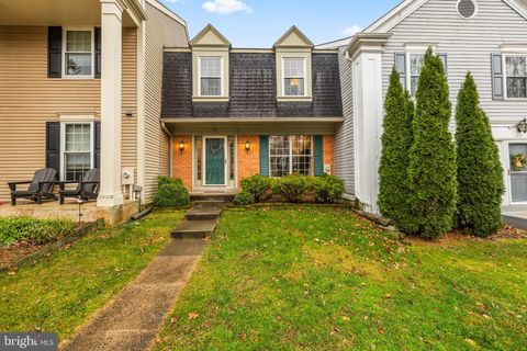 28 BATTERSEA BRIDGE COURT LUTHERVILLE TIMONIUM MD 21093