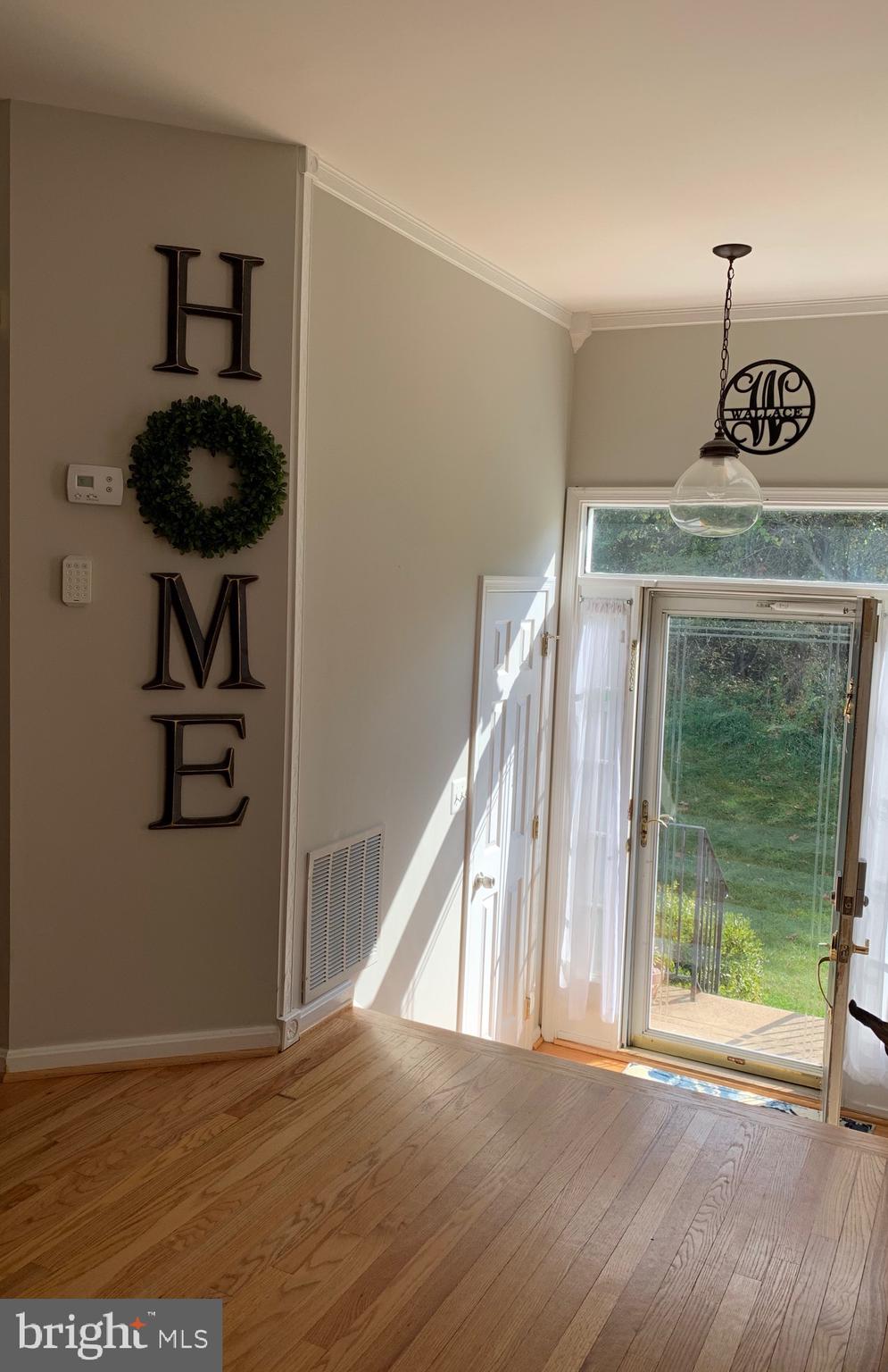 ROUND HILL - Residential