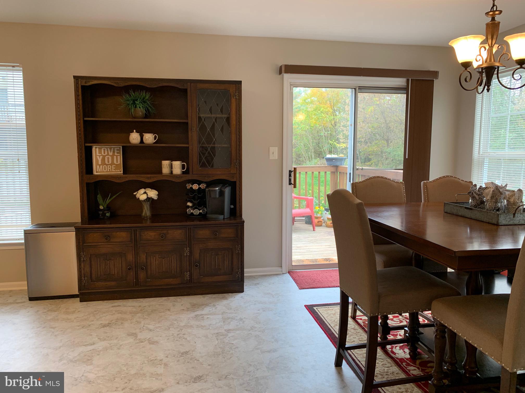 ROUND HILL - Residential