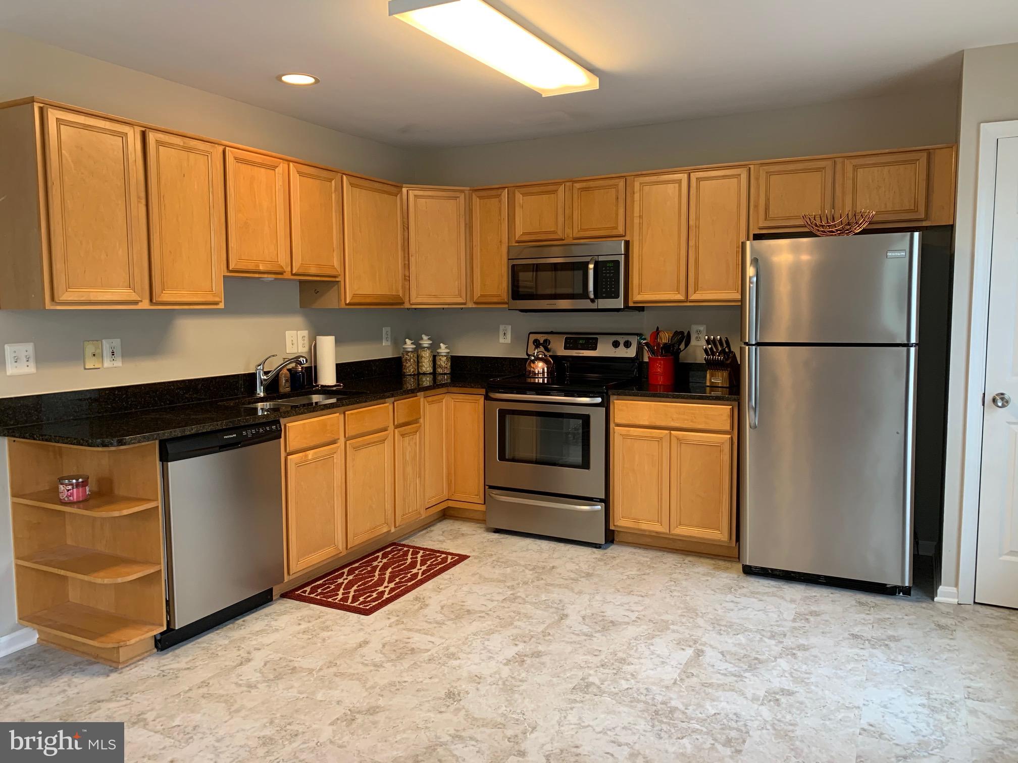 ROUND HILL - Residential