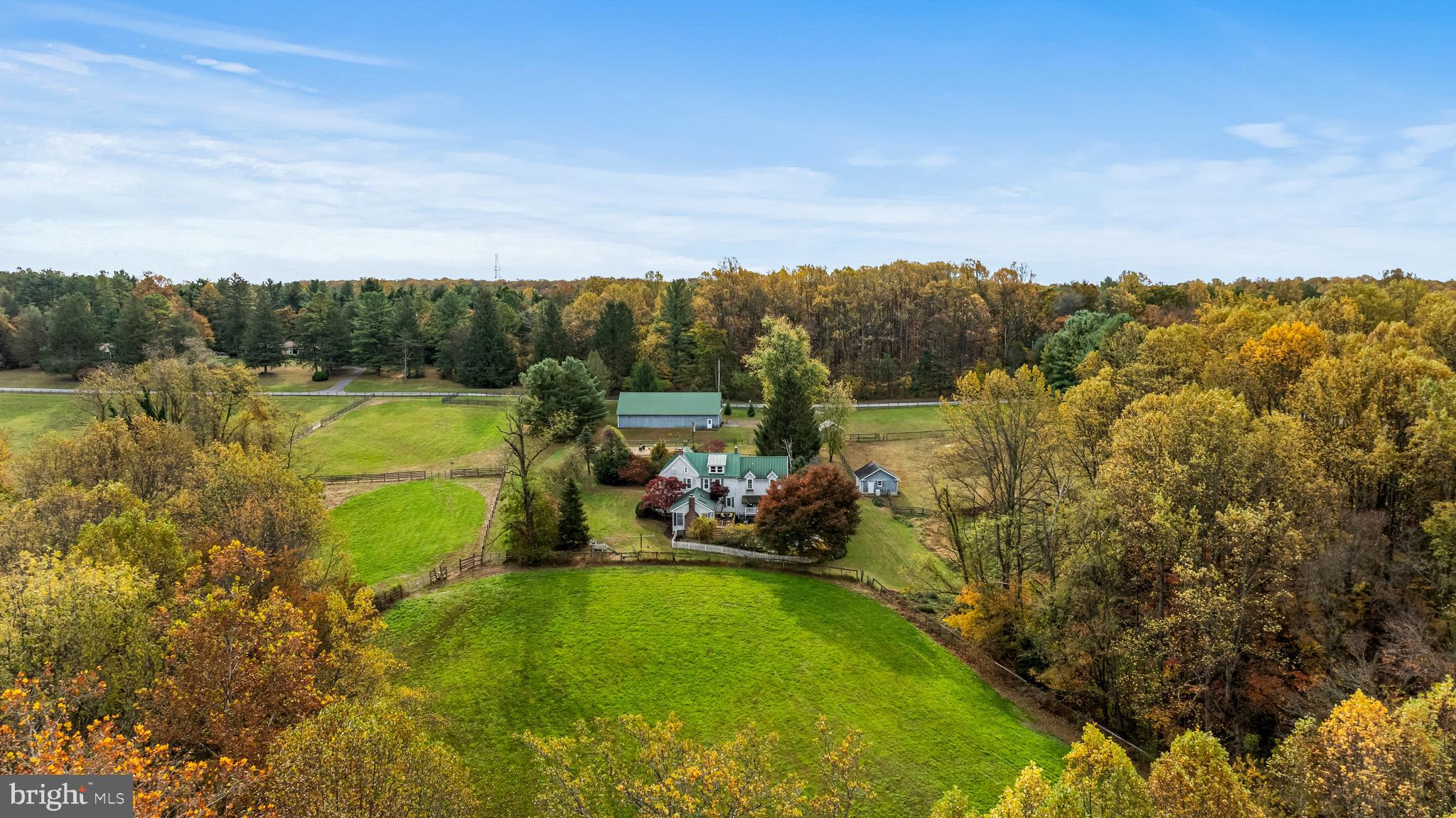 WHITE HALL - Residential