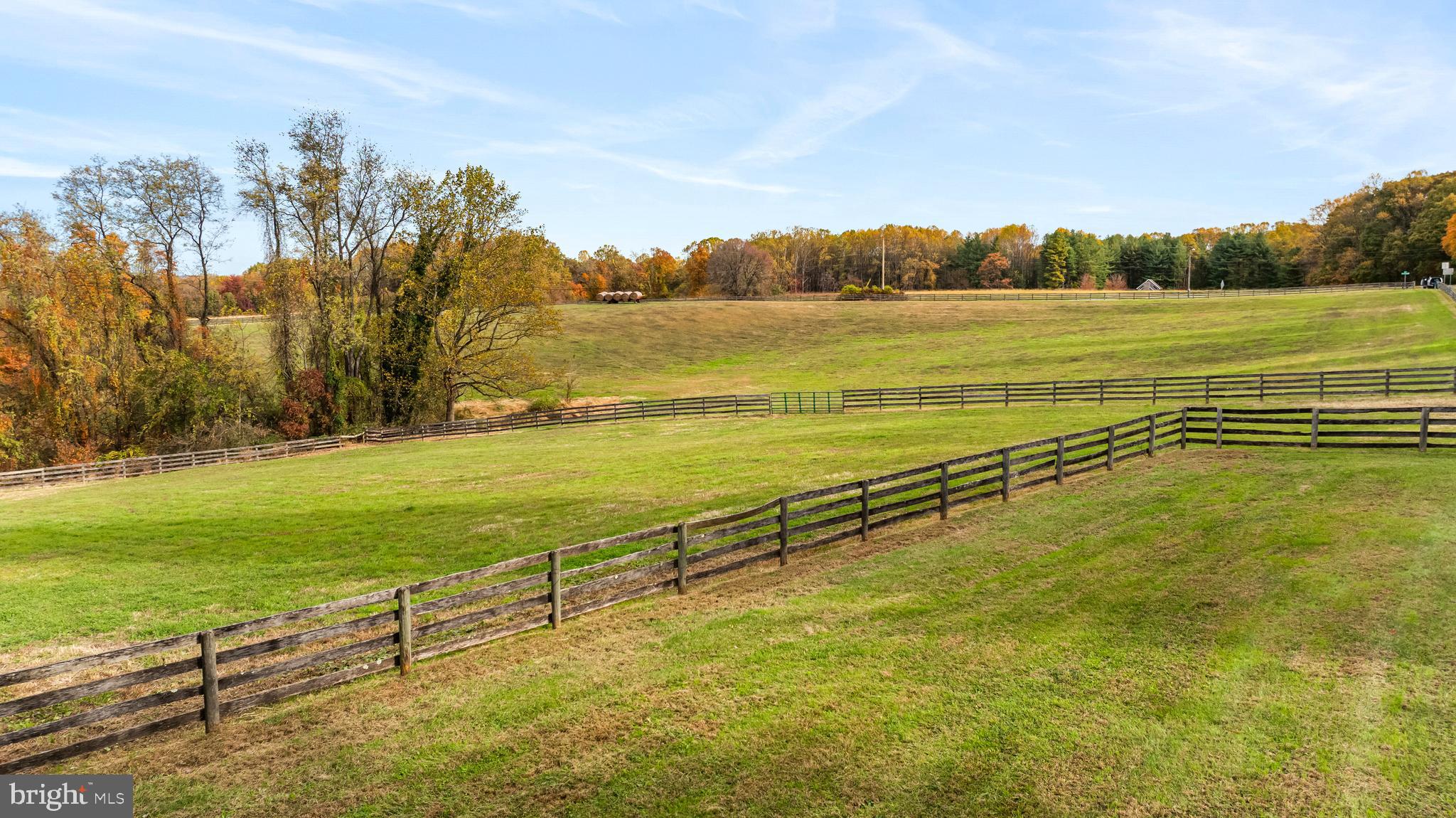 WHITE HALL - Residential