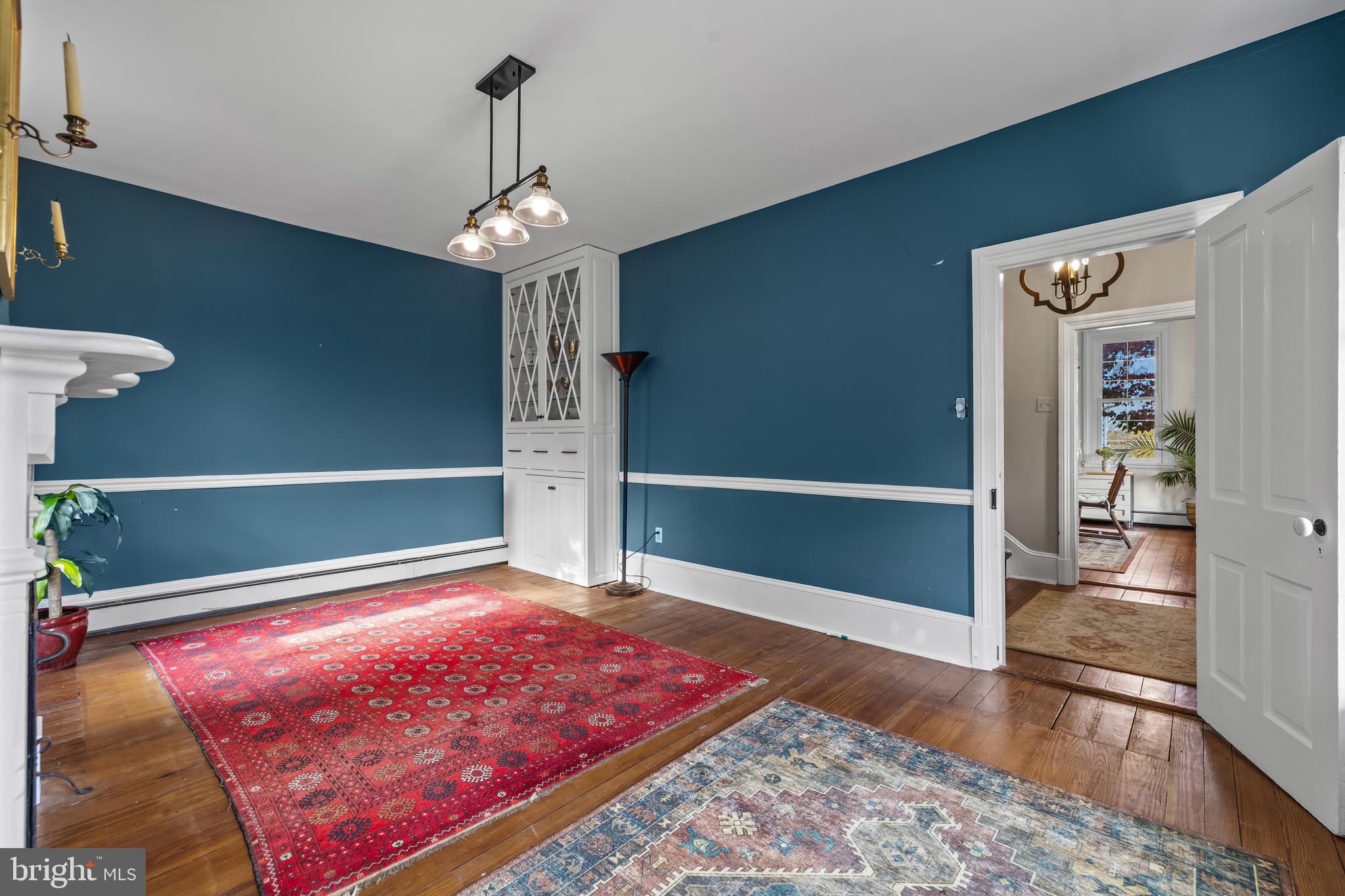 WHITE HALL - Residential