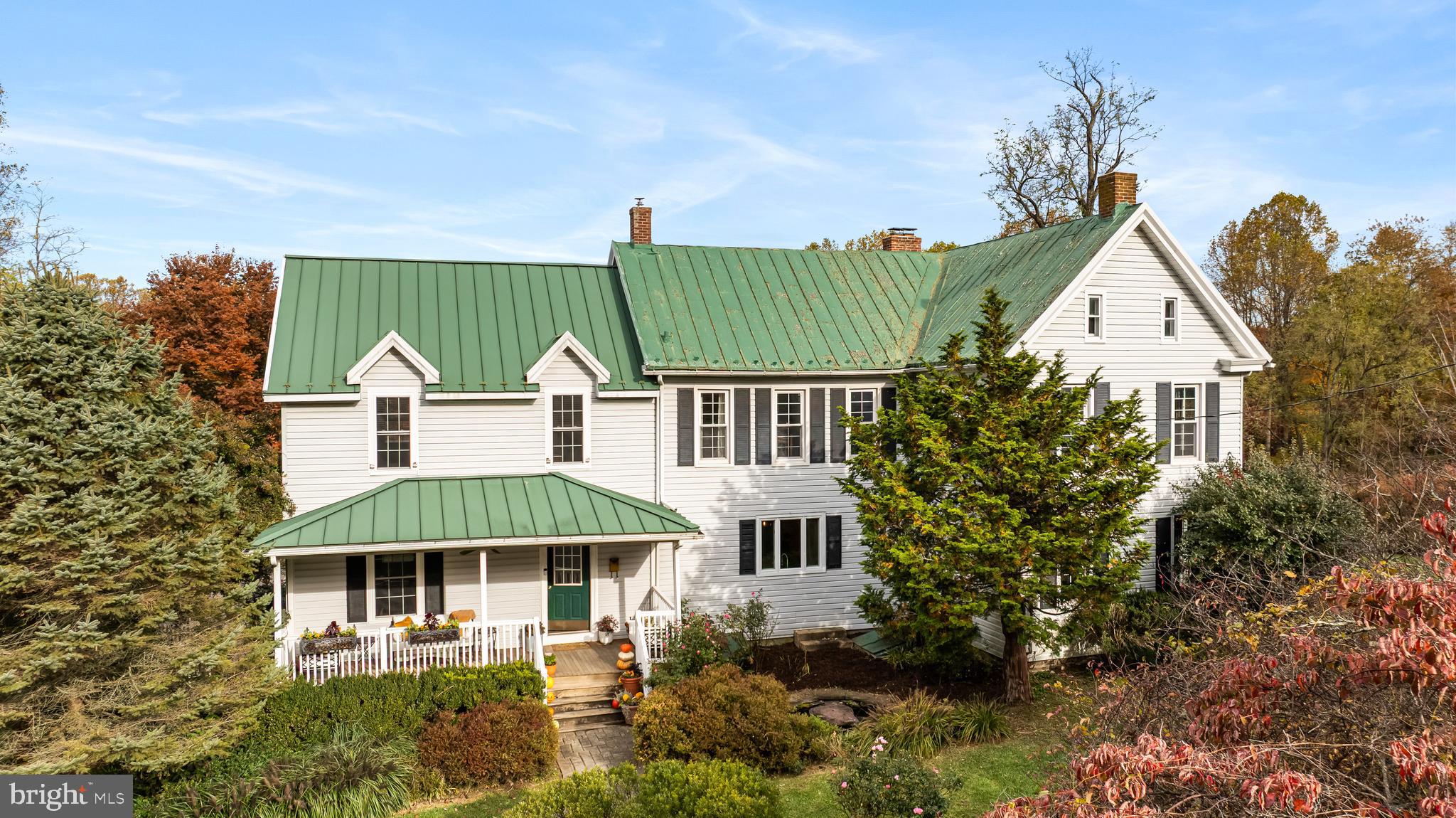 WHITE HALL - Residential