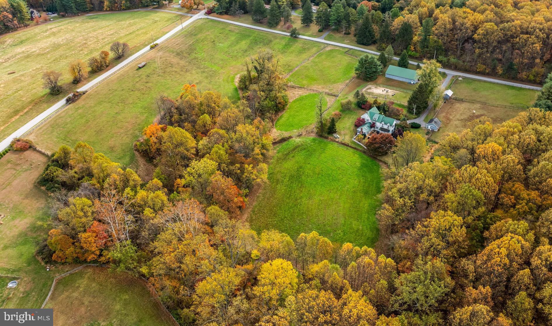 WHITE HALL - Residential