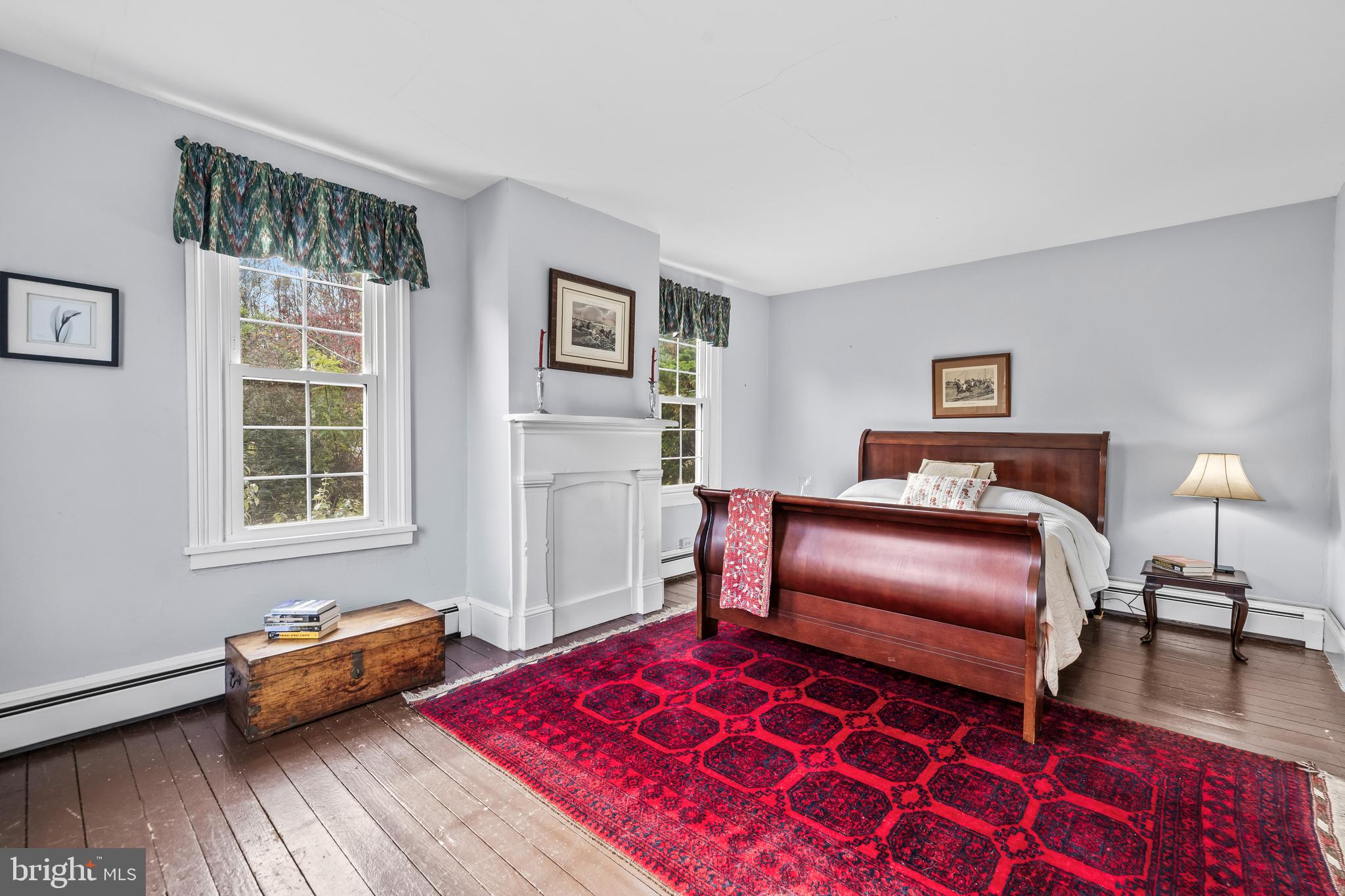 WHITE HALL - Residential