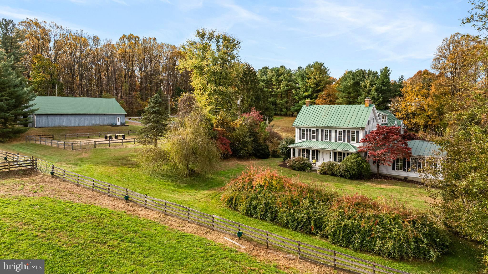 WHITE HALL - Residential