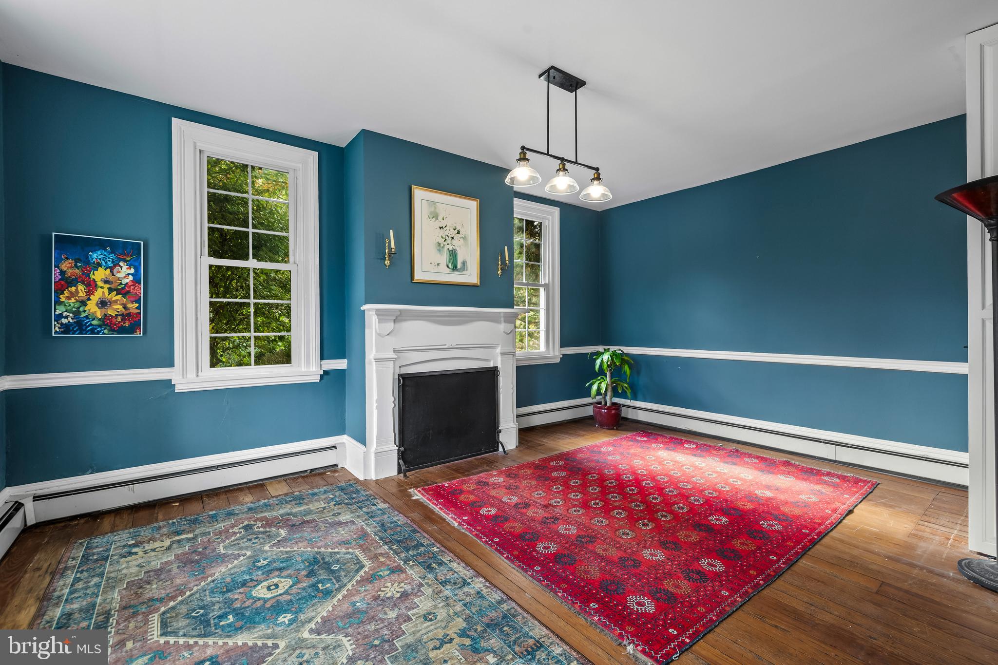 WHITE HALL - Residential