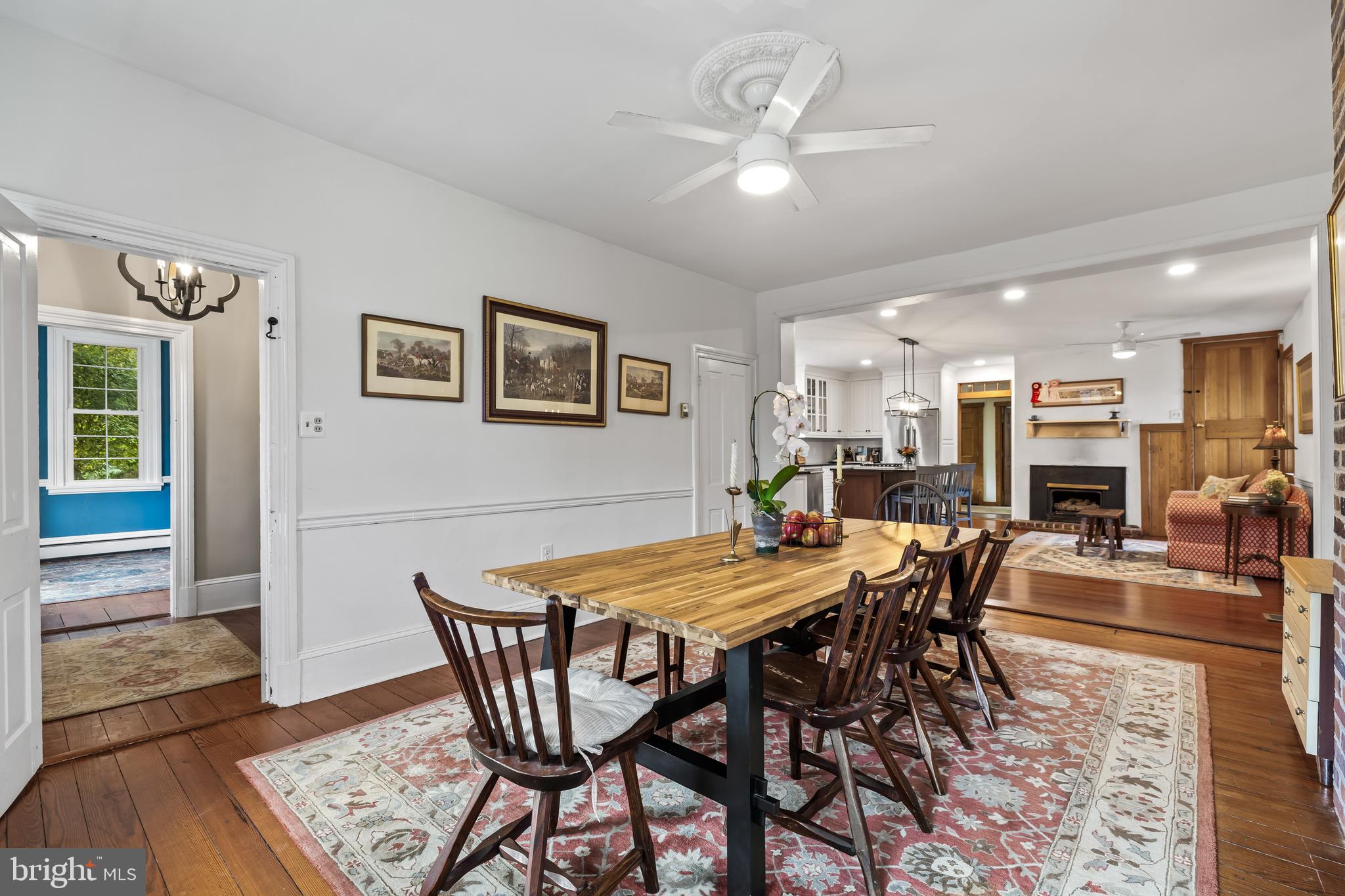 WHITE HALL - Residential