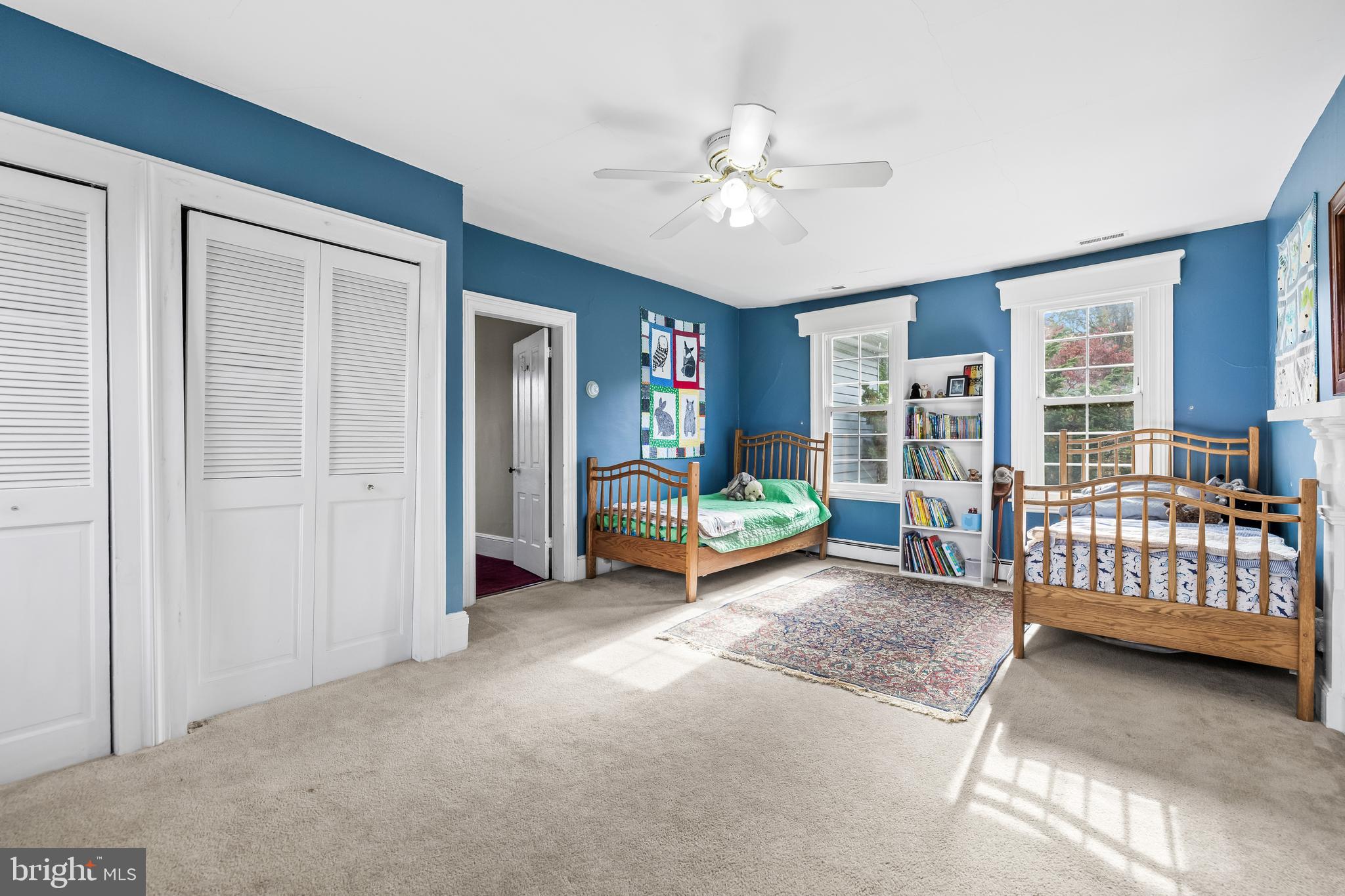 WHITE HALL - Residential