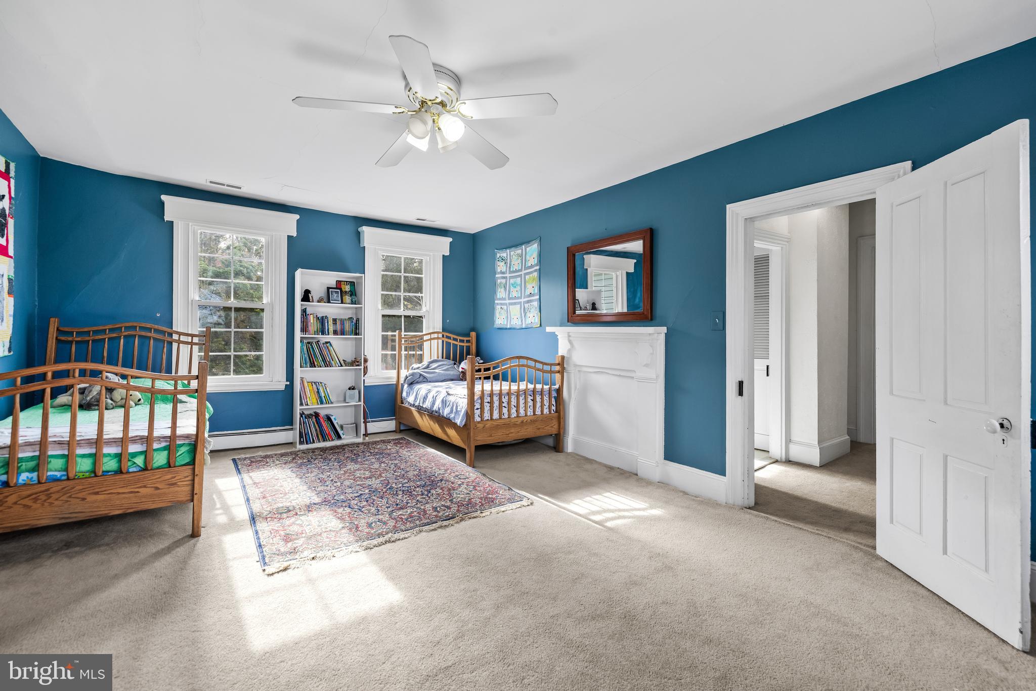 WHITE HALL - Residential