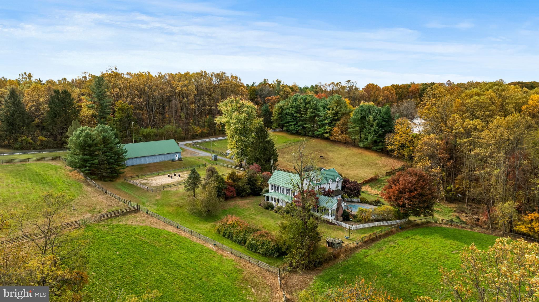 WHITE HALL - Residential