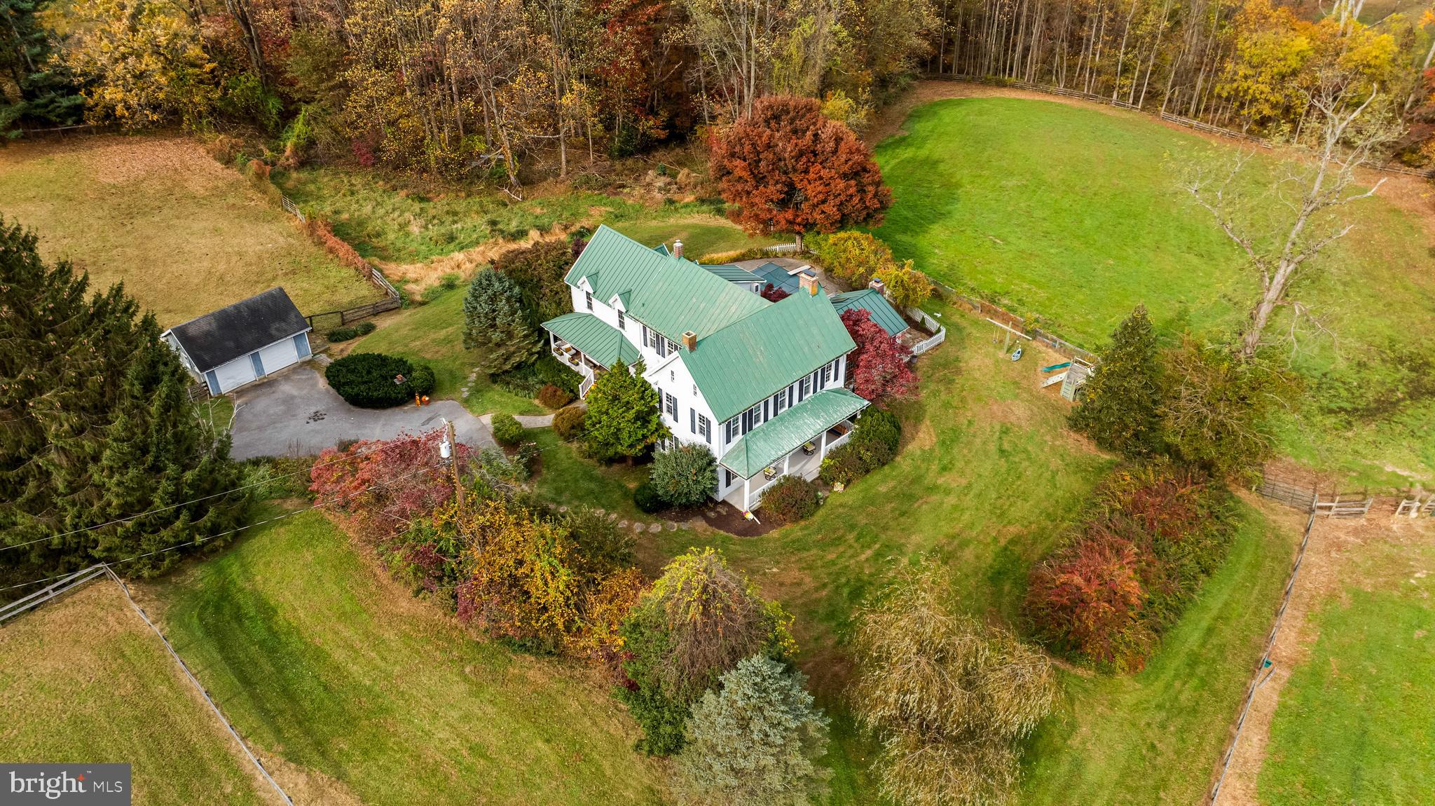 WHITE HALL - Residential