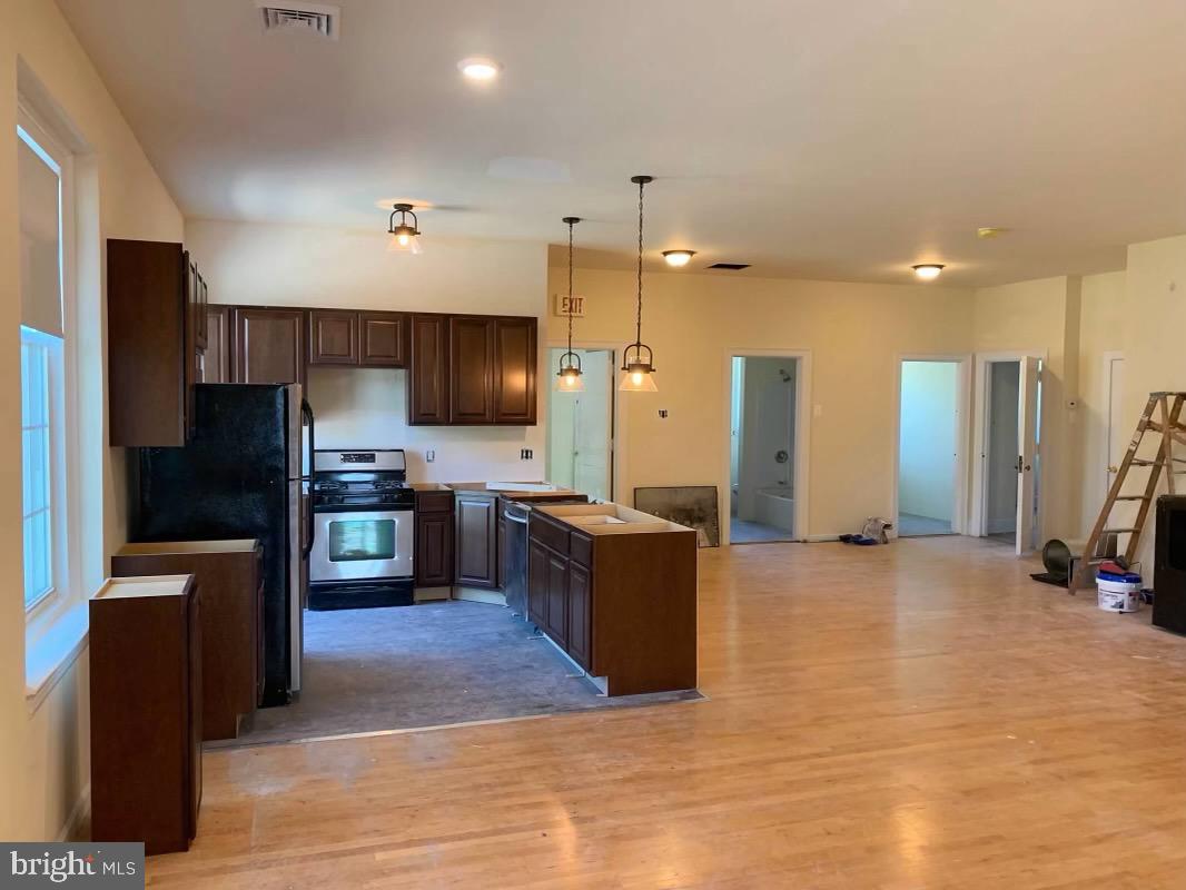 100 W MERCHANT STREET