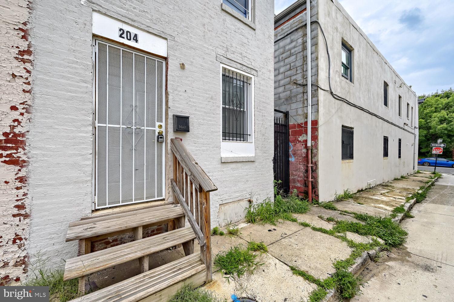 204 S VINCENT STREET