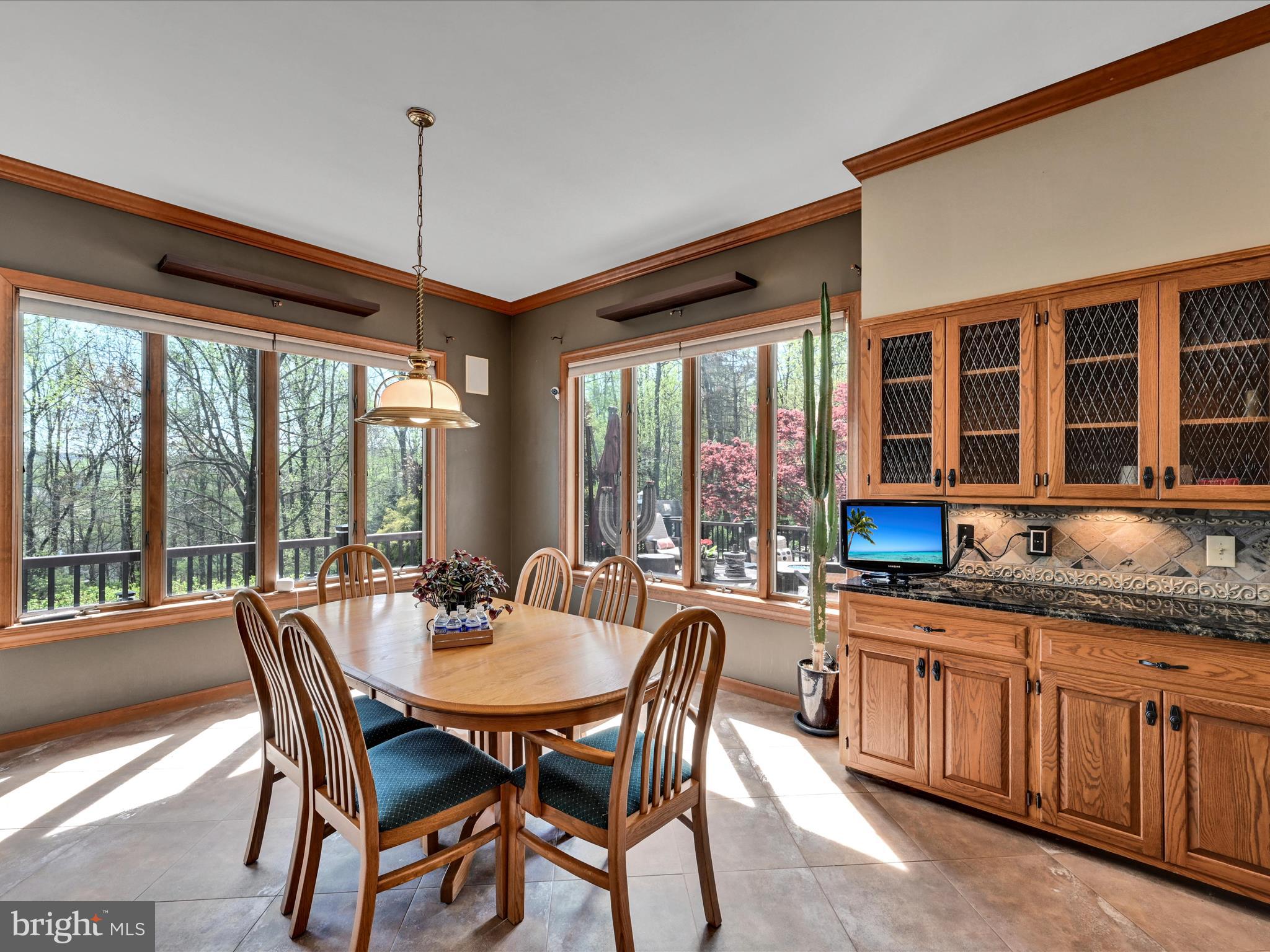 WHISPERING WOODS - Residential