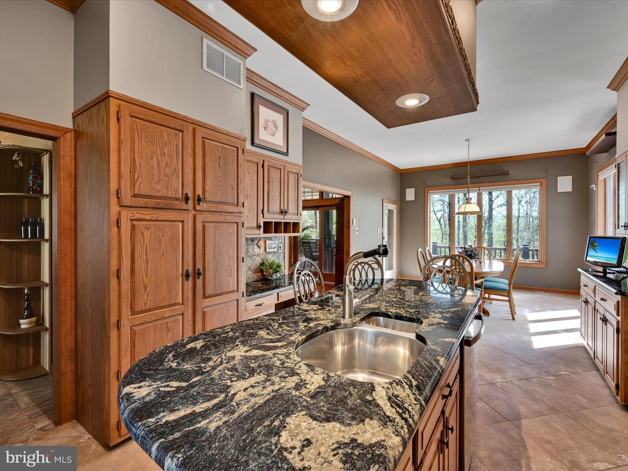 WHISPERING WOODS - Residential