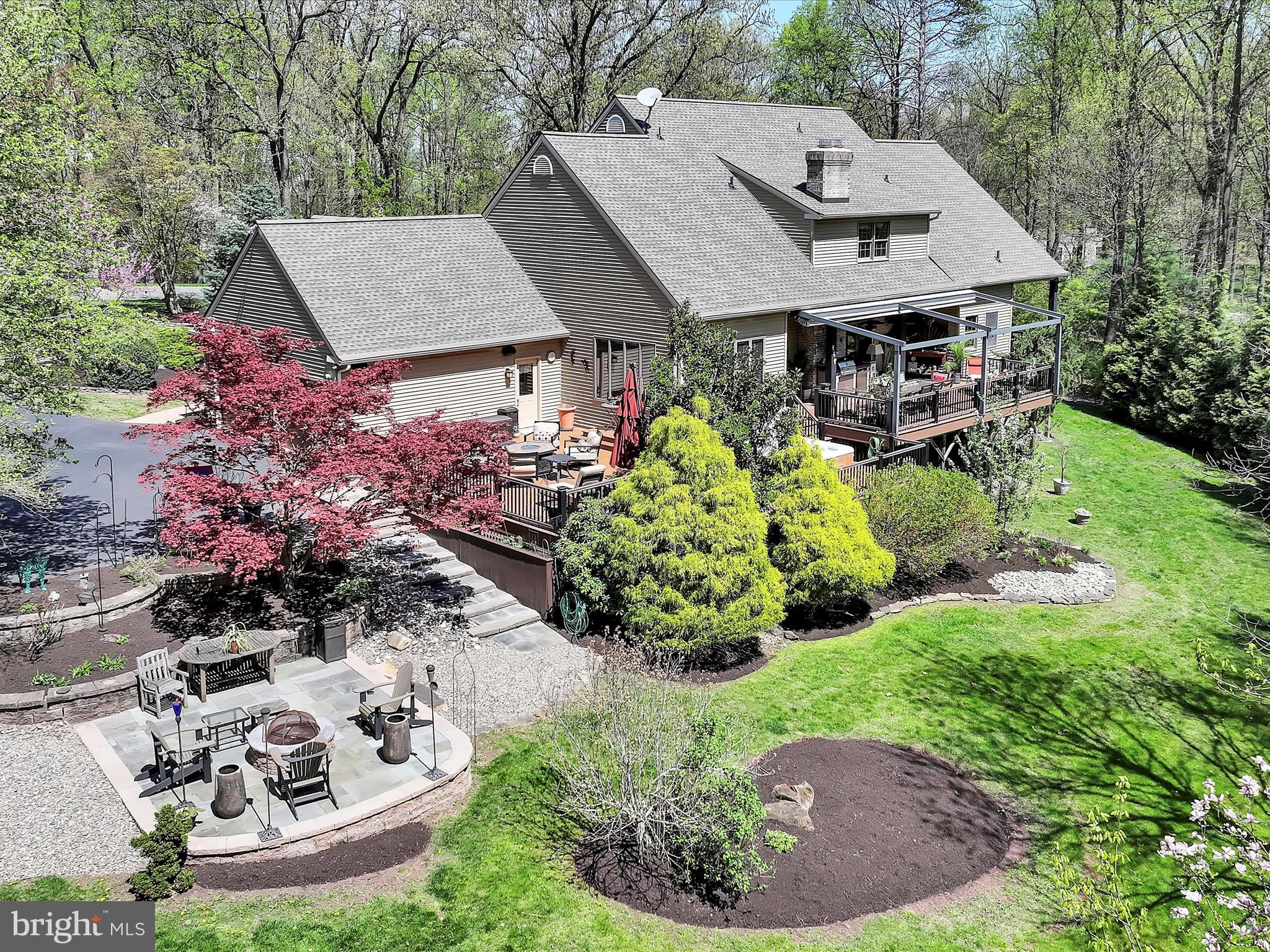 WHISPERING WOODS - Residential