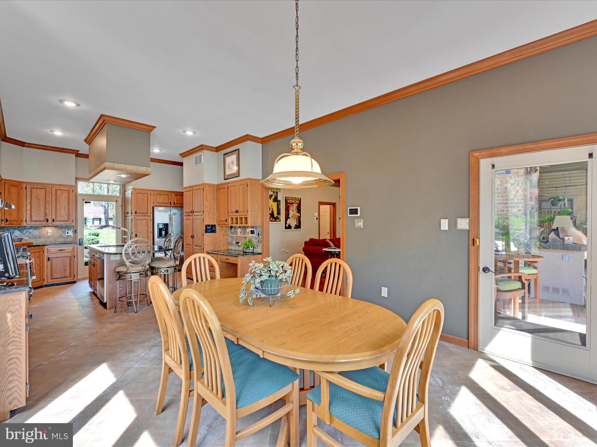 WHISPERING WOODS - Residential