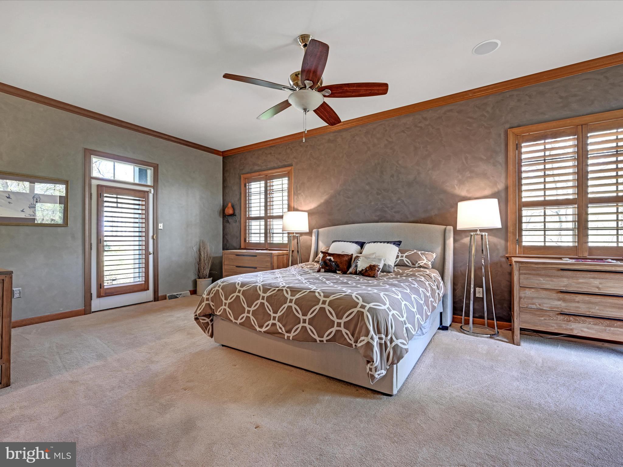 WHISPERING WOODS - Residential