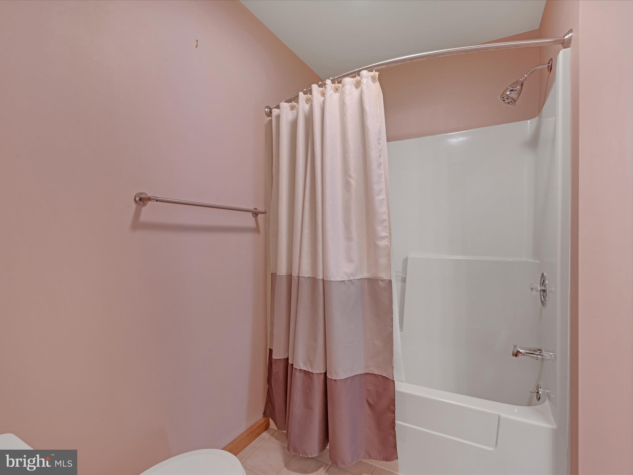 WHISPERING WOODS - Residential