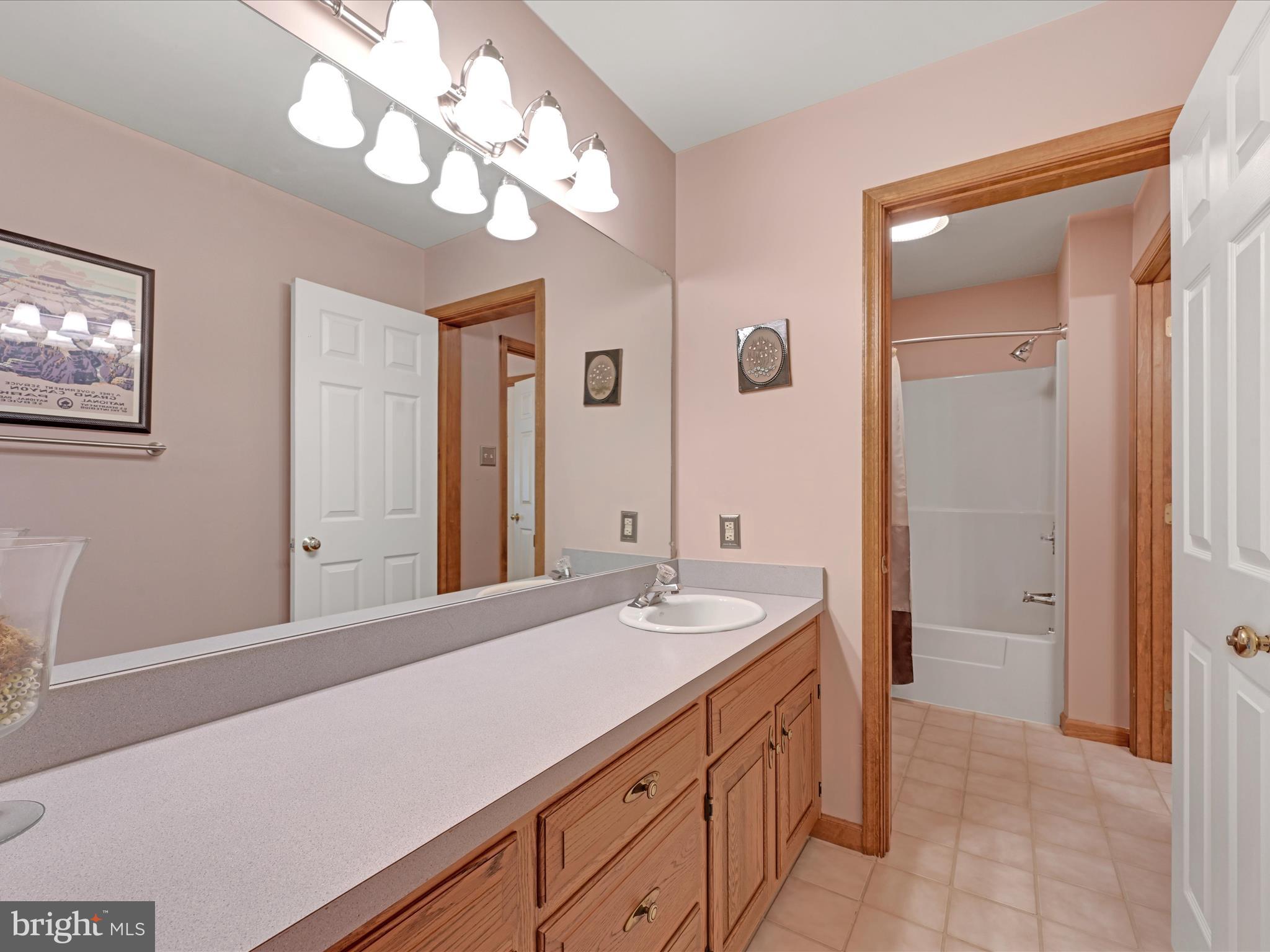 WHISPERING WOODS - Residential