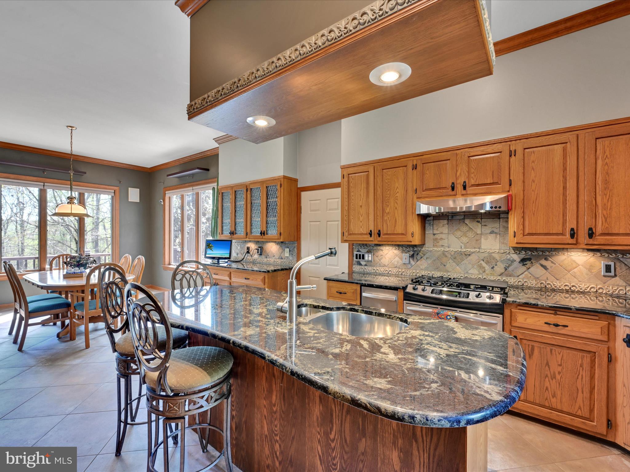 WHISPERING WOODS - Residential