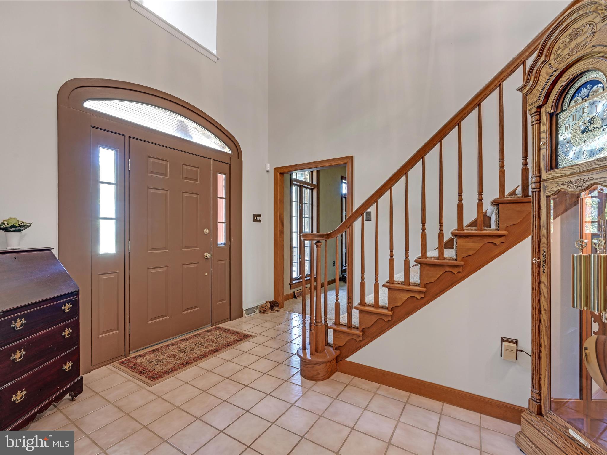 WHISPERING WOODS - Residential