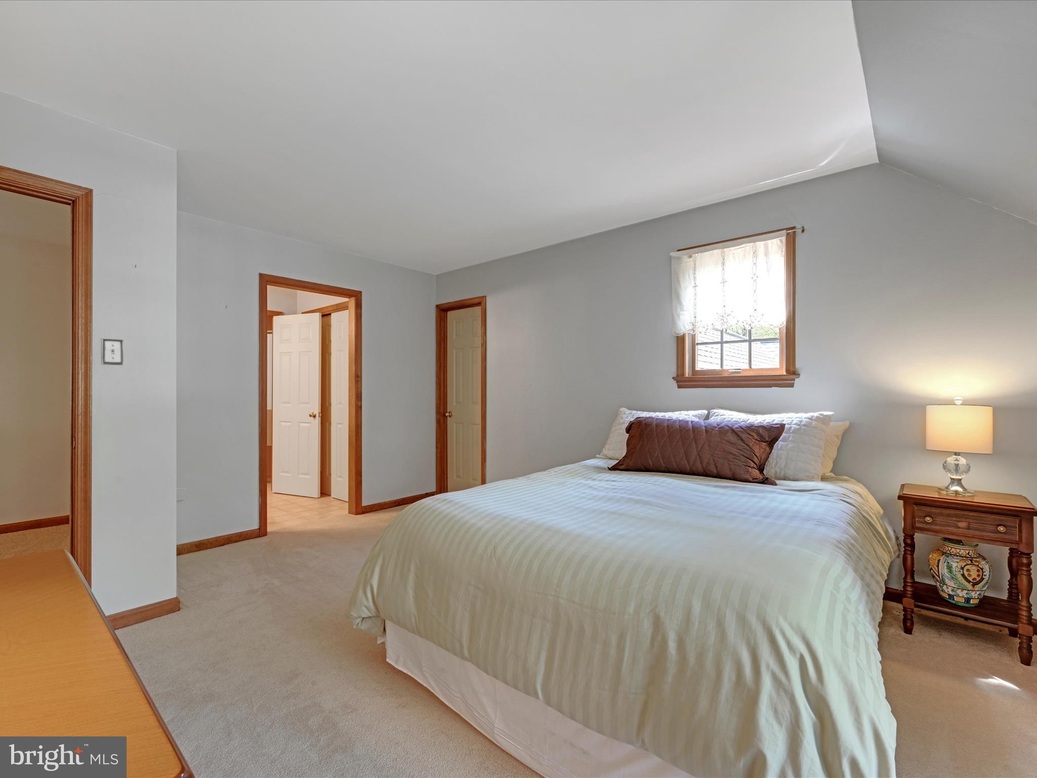 WHISPERING WOODS - Residential