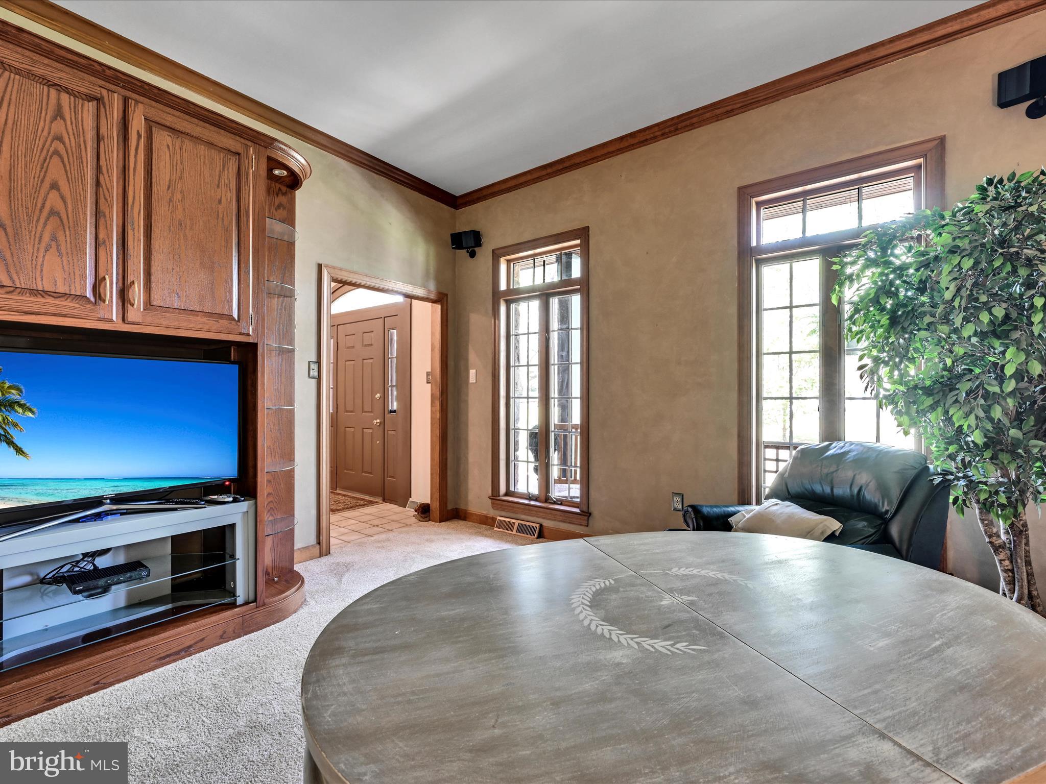 WHISPERING WOODS - Residential