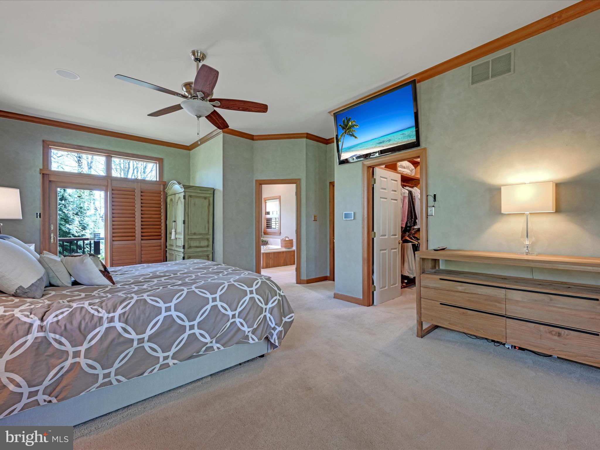 WHISPERING WOODS - Residential