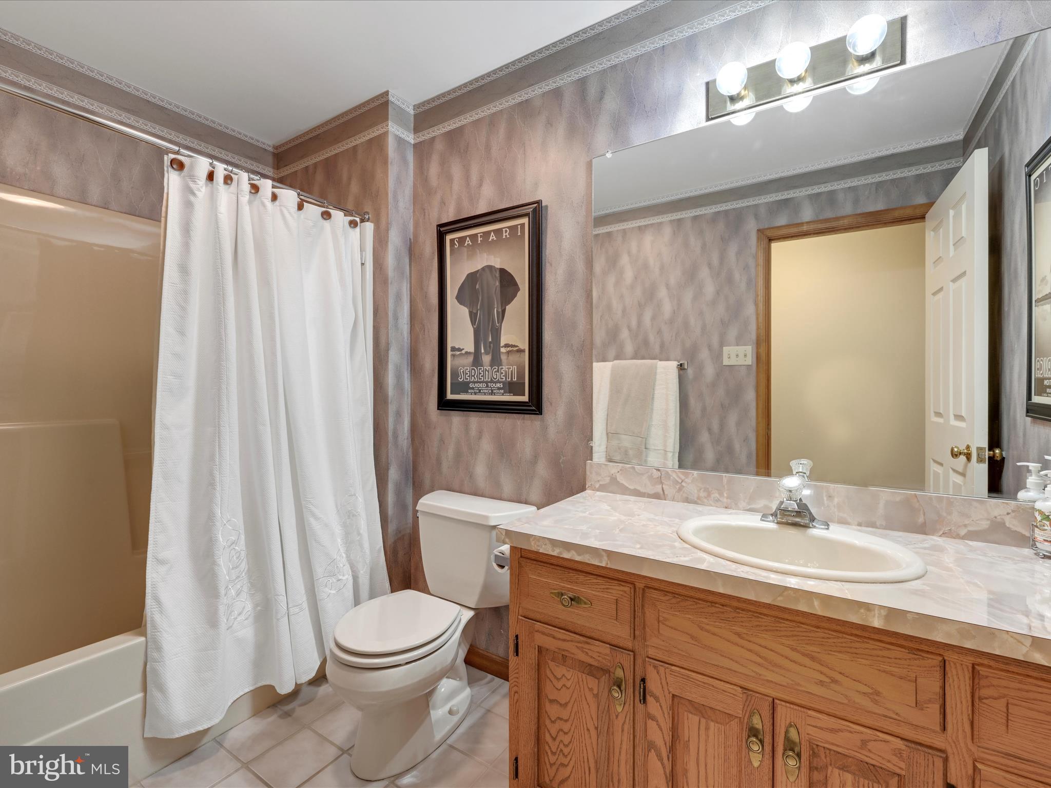 WHISPERING WOODS - Residential