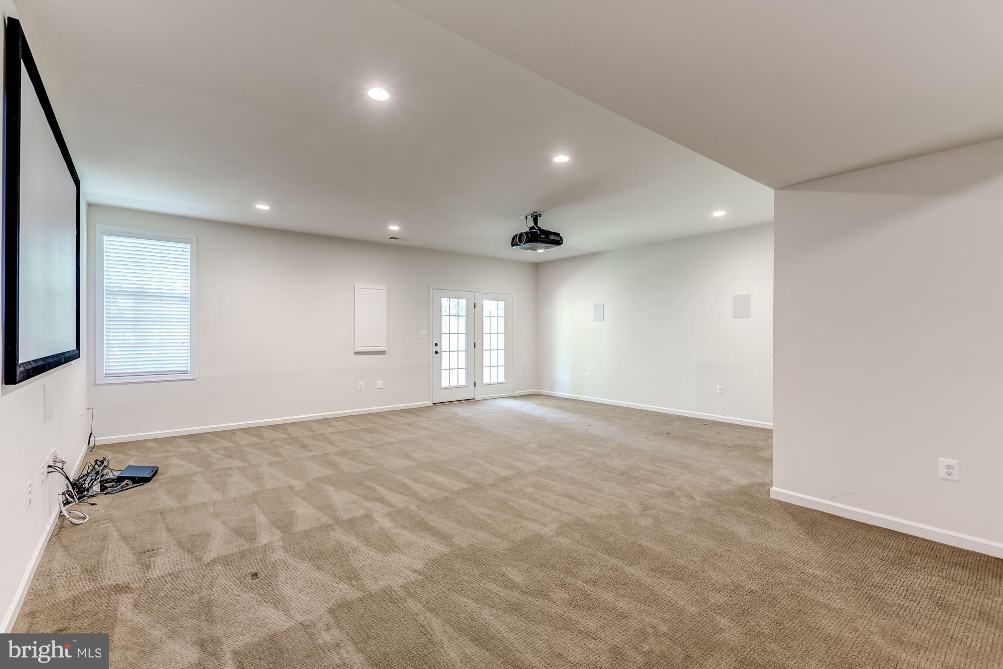 LOUDOUN VALLEY ESTATES 2 - Residential Lease