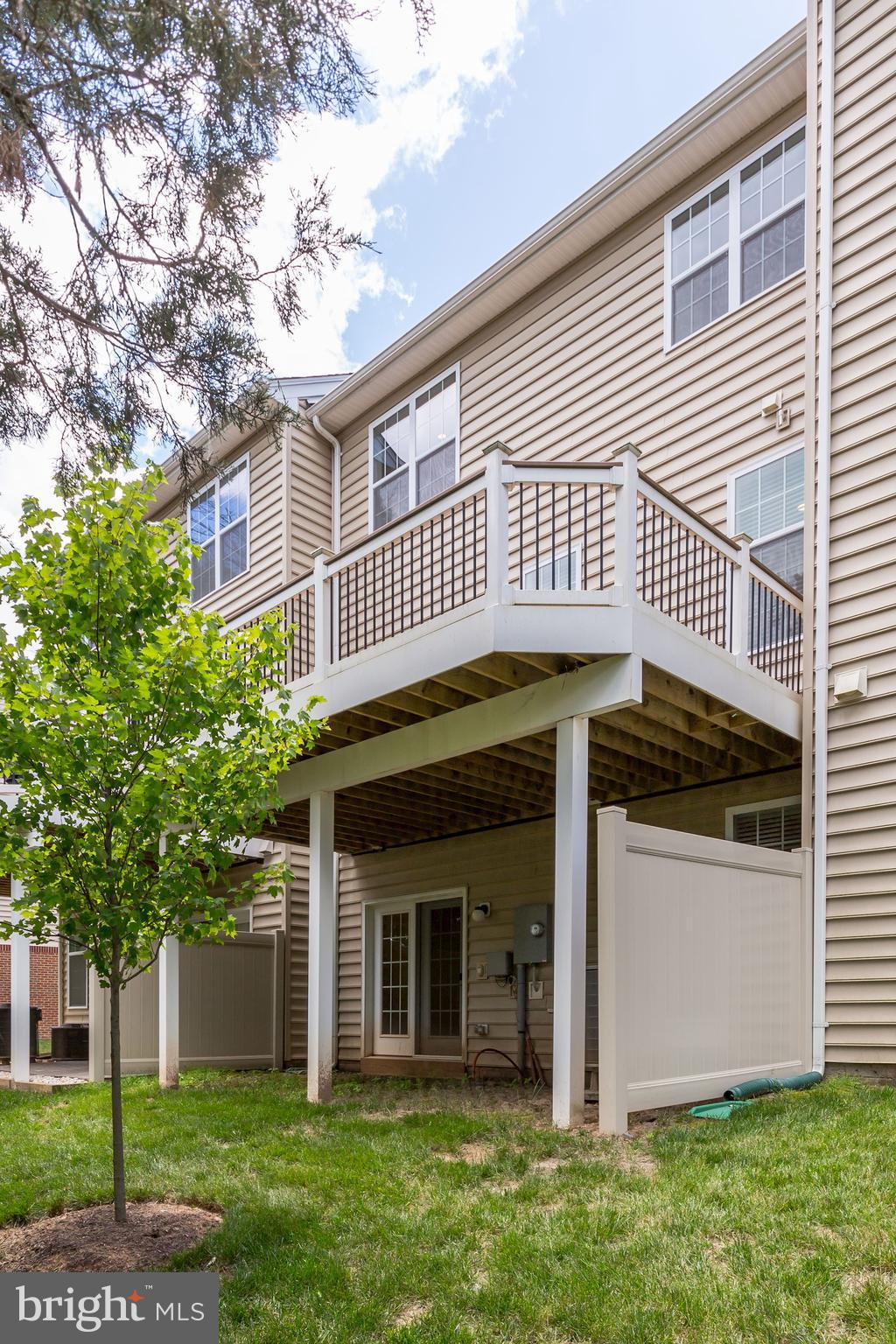 LOUDOUN VALLEY ESTATES 2 - Residential Lease