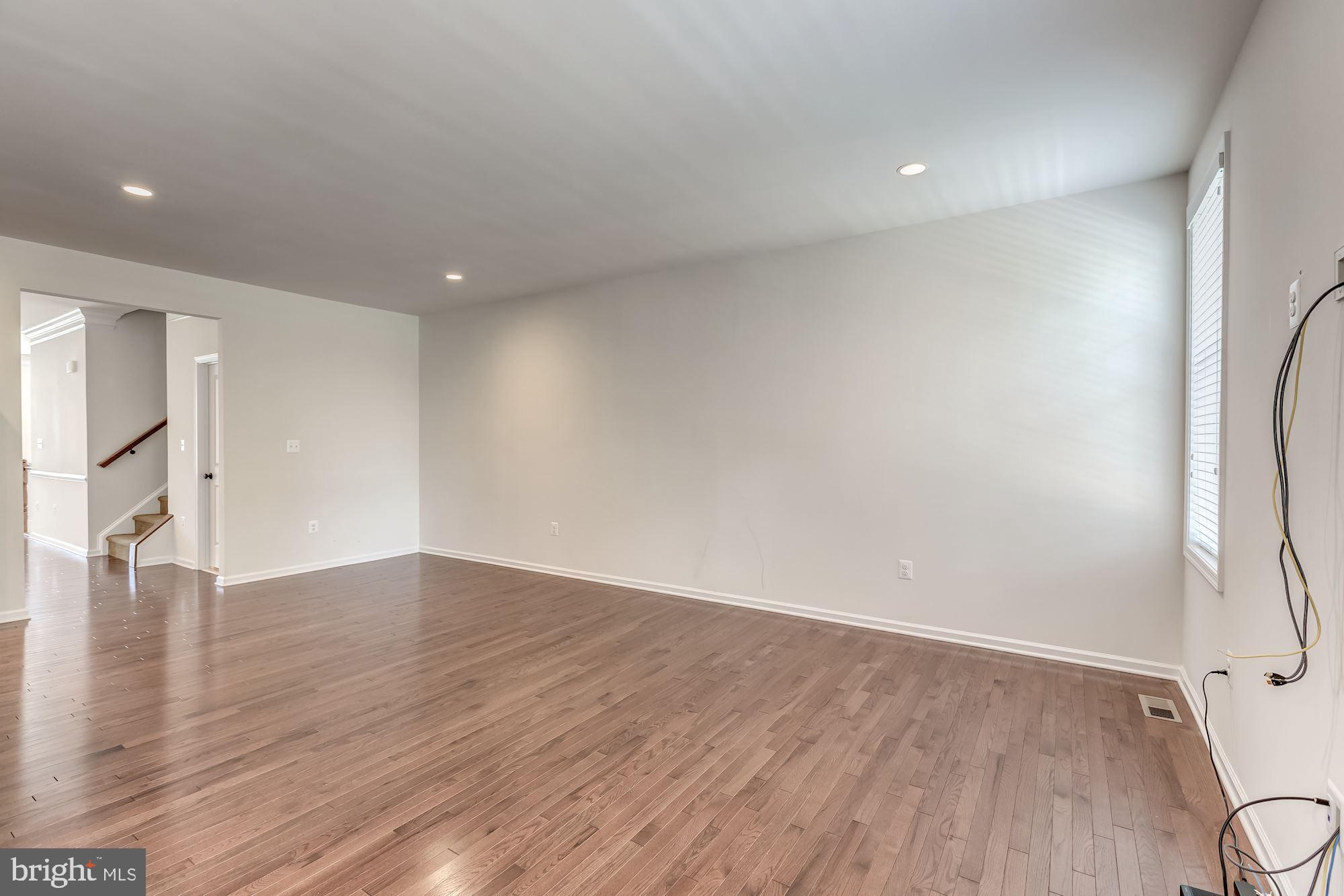 LOUDOUN VALLEY ESTATES 2 - Residential Lease