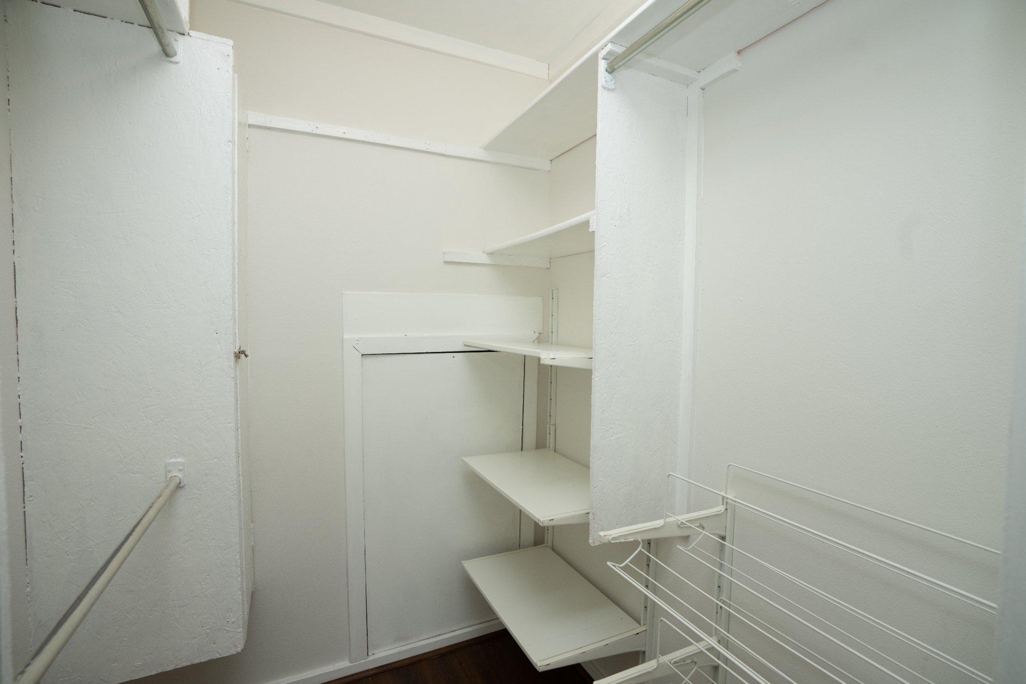 SUMMIT HOUSE - Residential