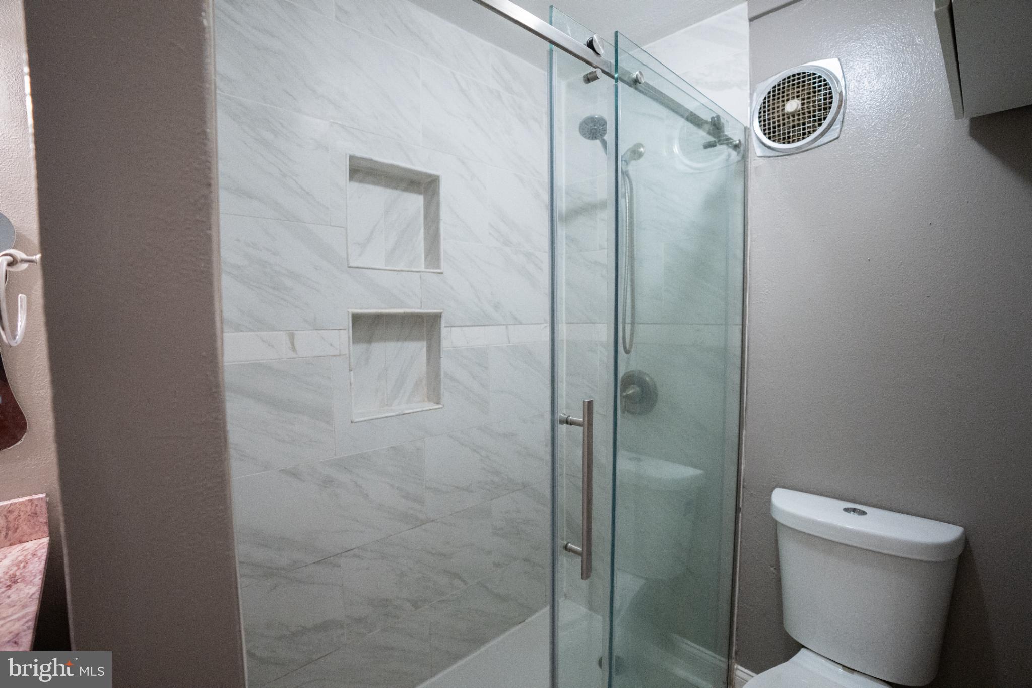 SUMMIT HOUSE - Residential