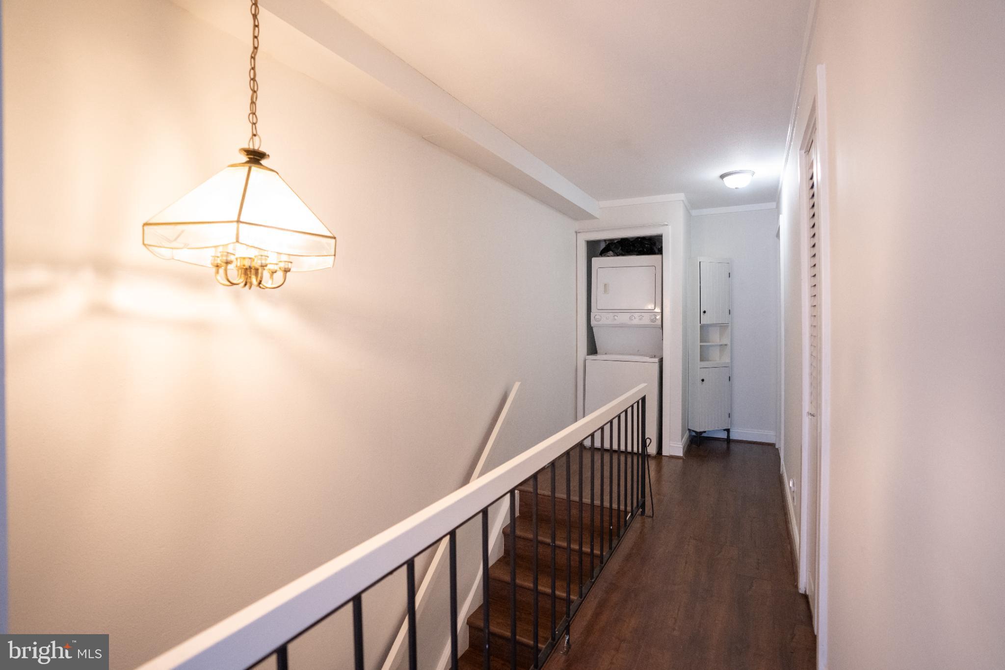 SUMMIT HOUSE - Residential