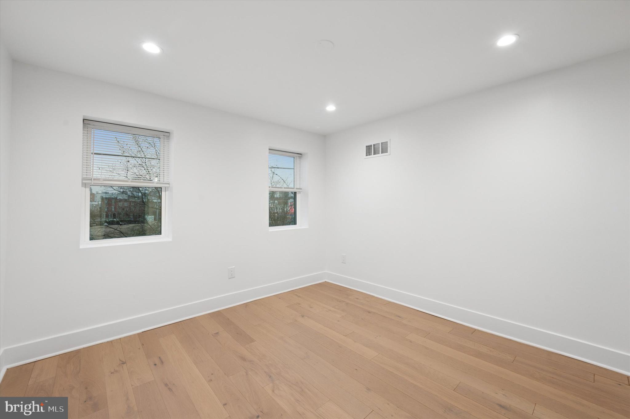 PASSYUNK SQUARE - Residential