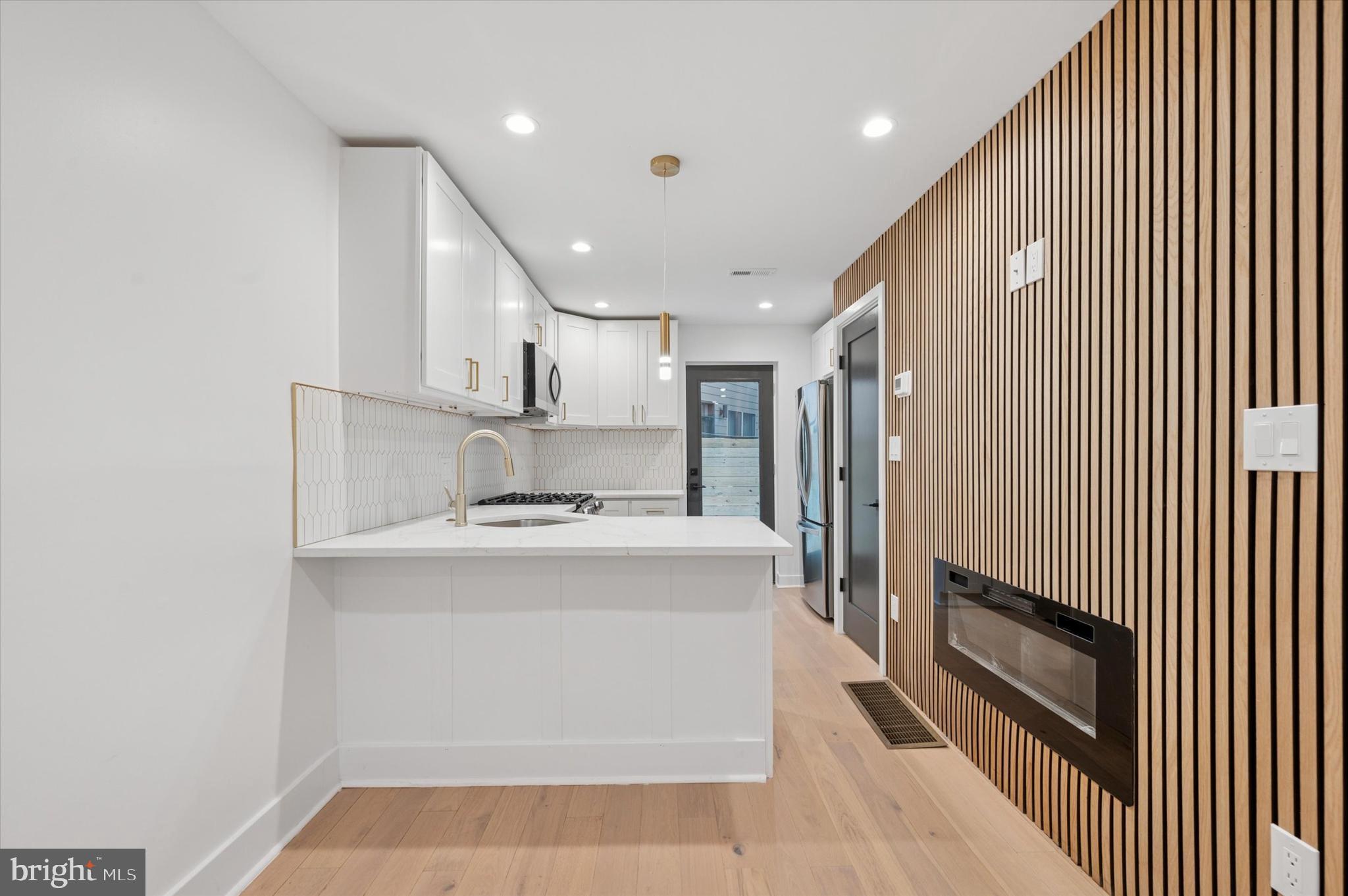 PASSYUNK SQUARE - Residential