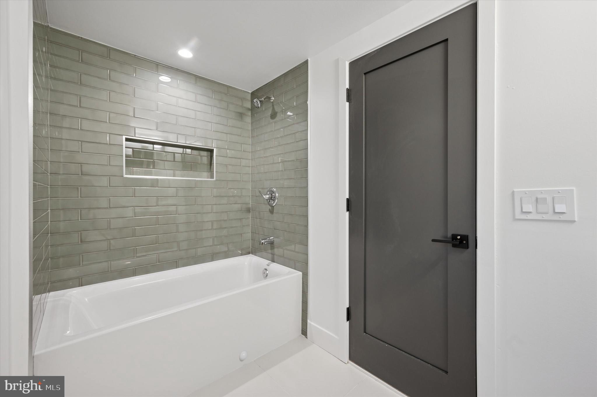 PASSYUNK SQUARE - Residential