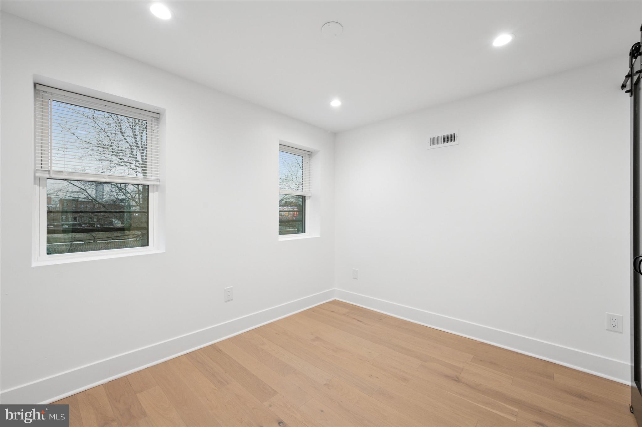 PASSYUNK SQUARE - Residential