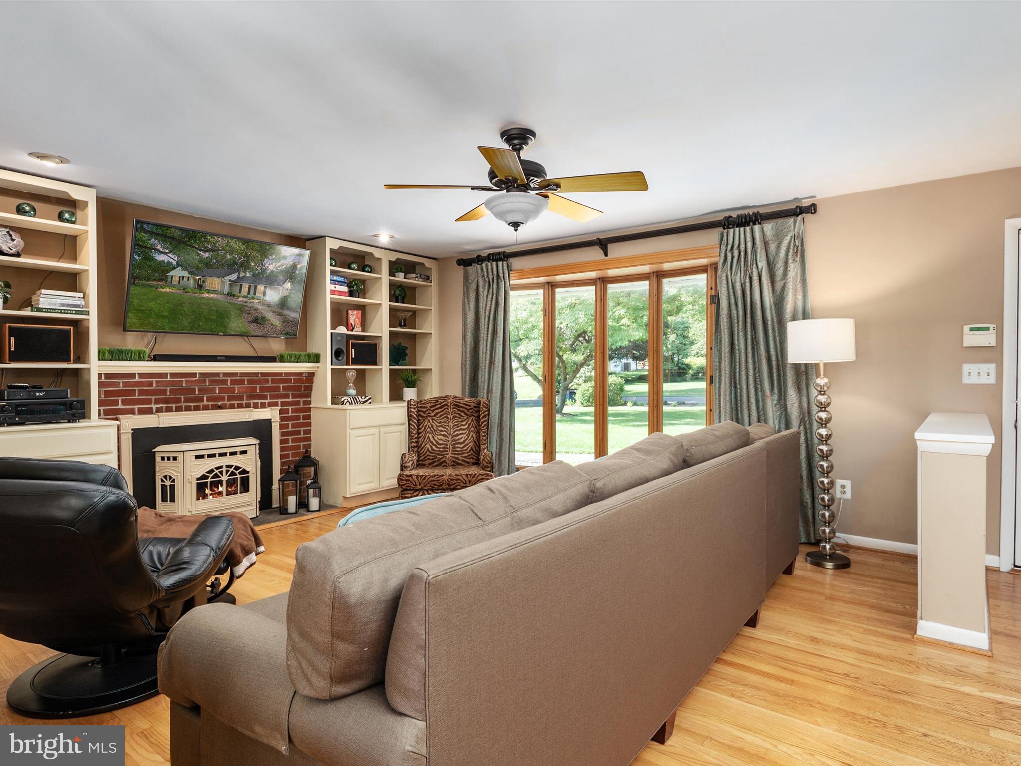 9534 LONGVIEW DRIVE